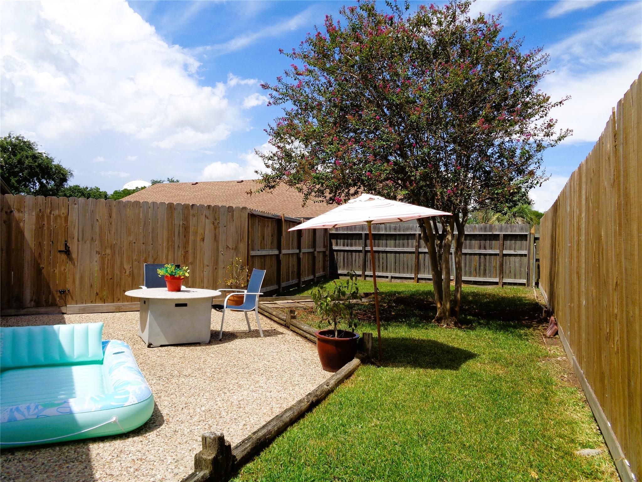 2502 20 St, Texas City, TX 77590 photo