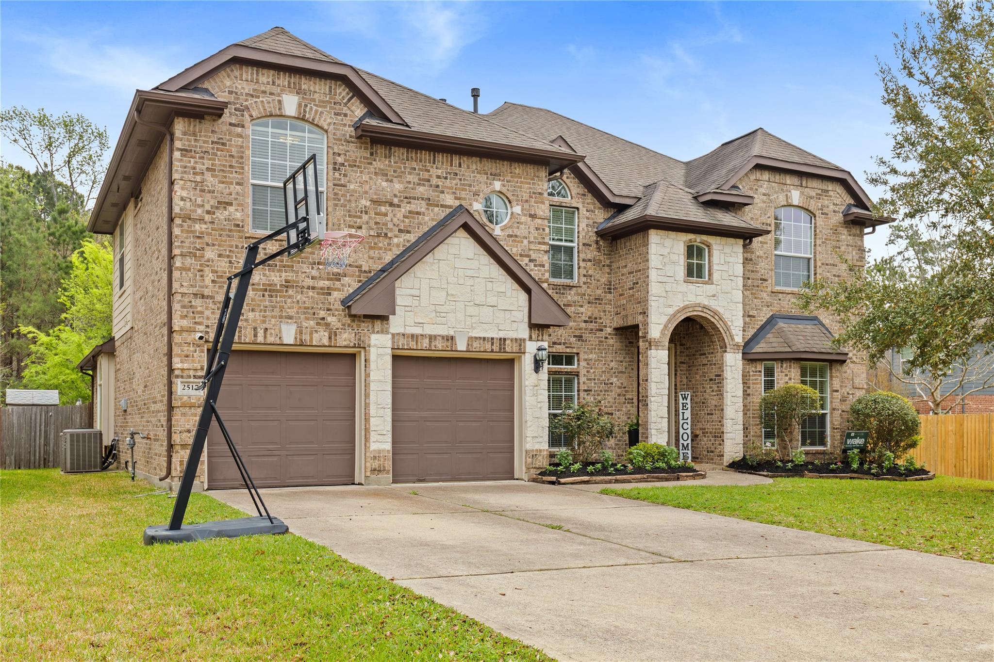 2517 Legacy Meadows Ln, Conroe, TX 77304 photo