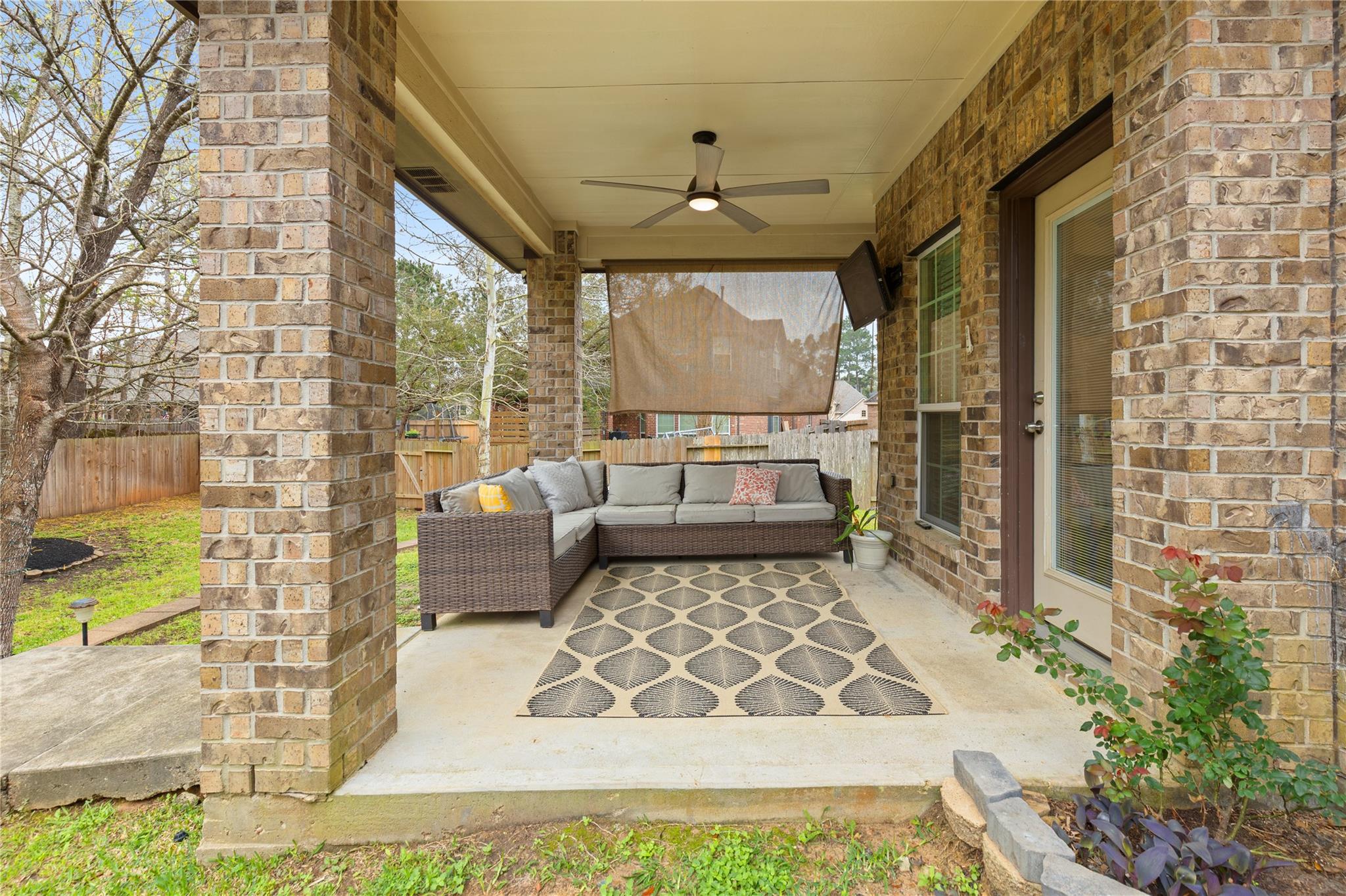 2517 Legacy Meadows Ln, Conroe, TX 77304 photo