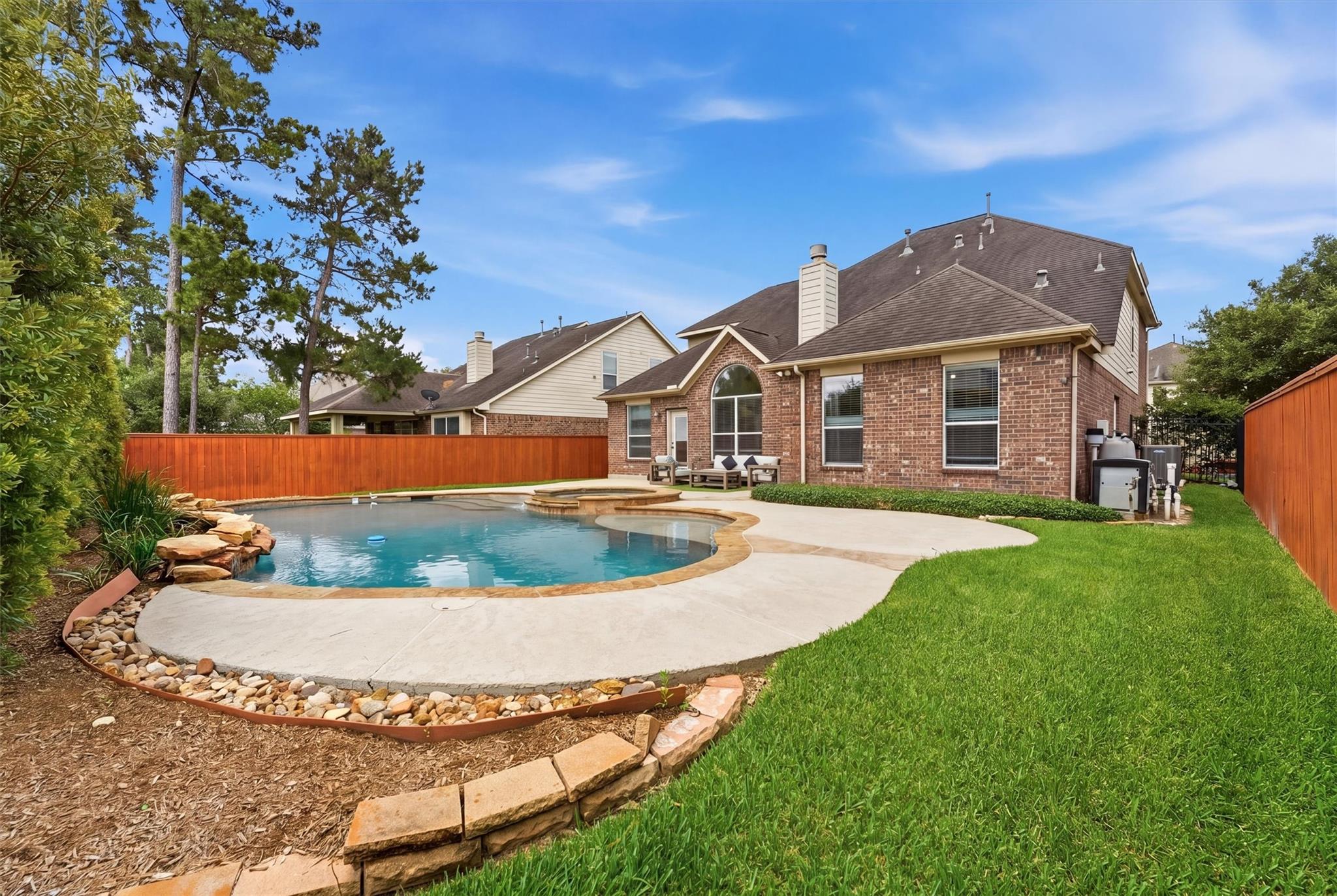 115 Rocky Point Cir, The Woodlands, TX 77389