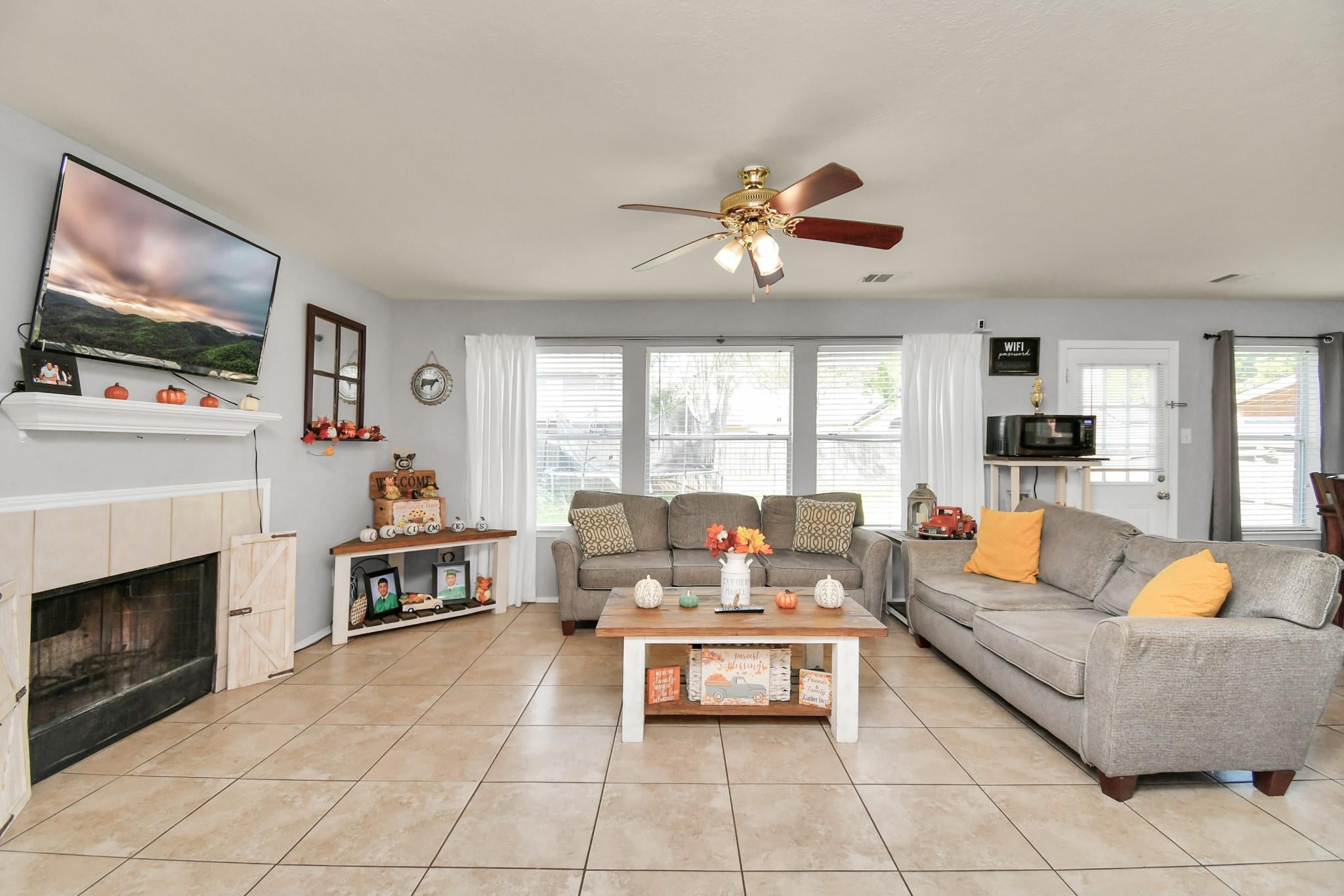 803 Vista Dr, Houston, TX 77073