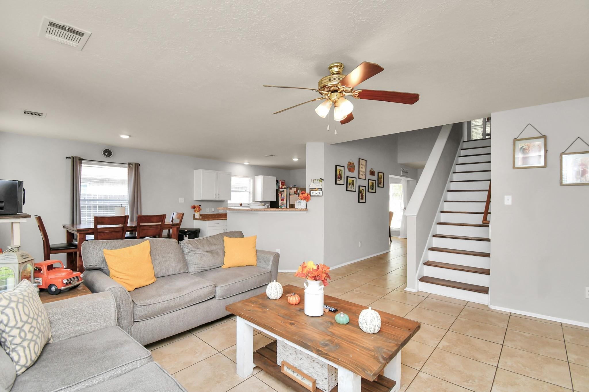 803 N Vista Dr, Houston, TX 77073 photo
