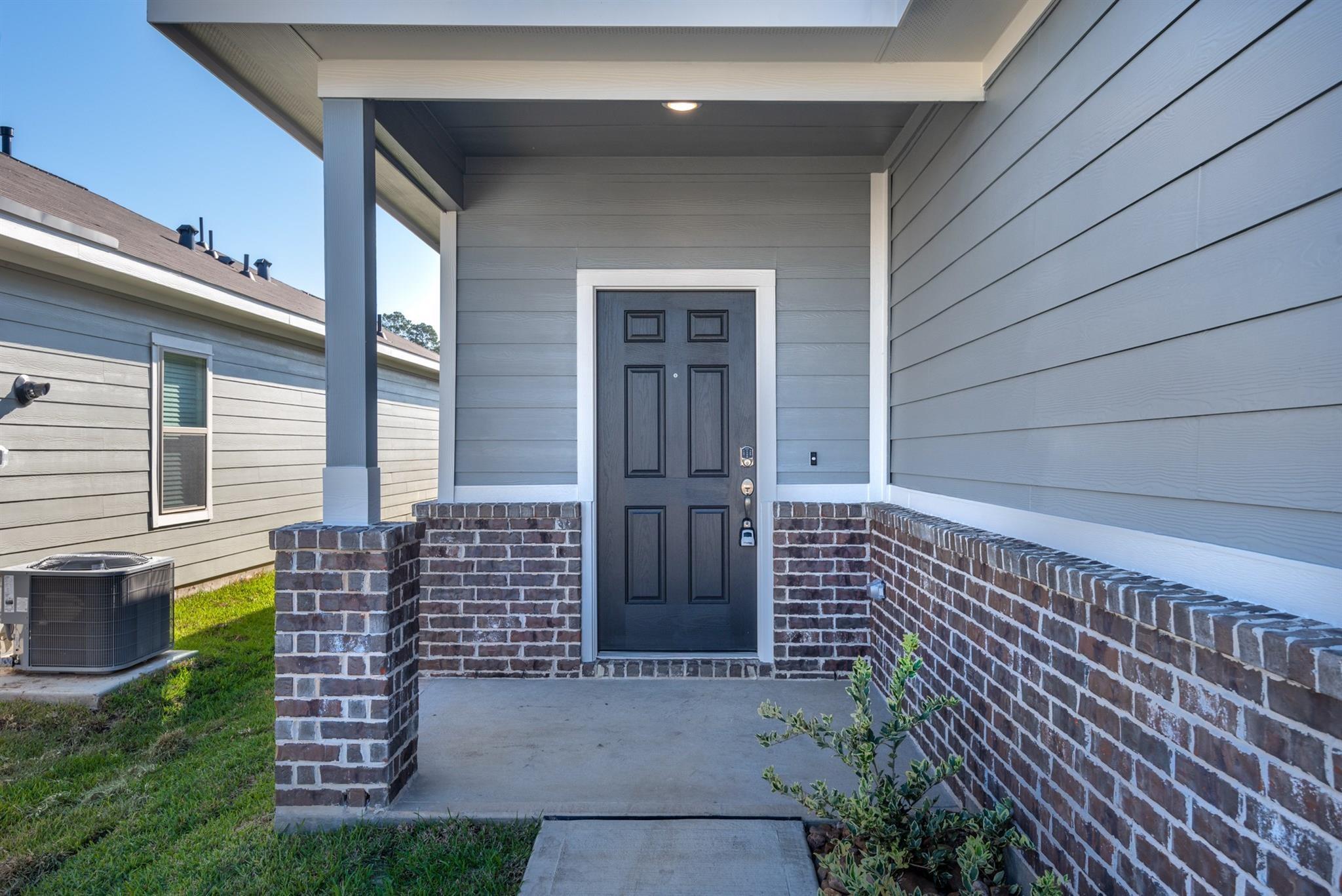 25719 Northpark Palm Drive Dr, Porter, TX 77365 photo
