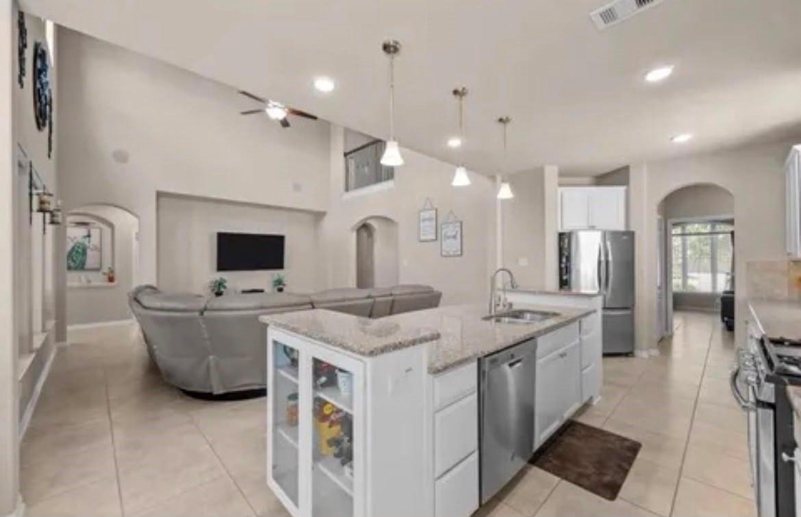 127 Round Lake Dr, Rosenberg, TX 77469 photo