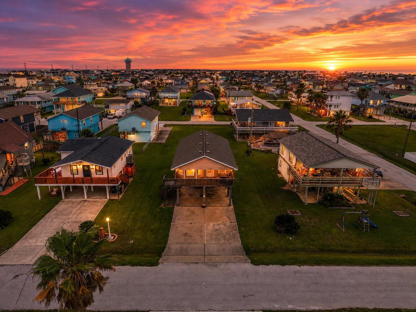 4122 Kent Dr, Galveston, TX 77554