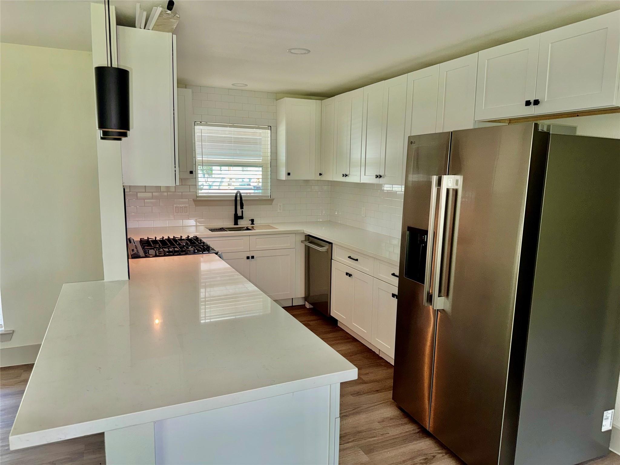 1303 S Franklin Ave, Cleveland, TX 77327 photo