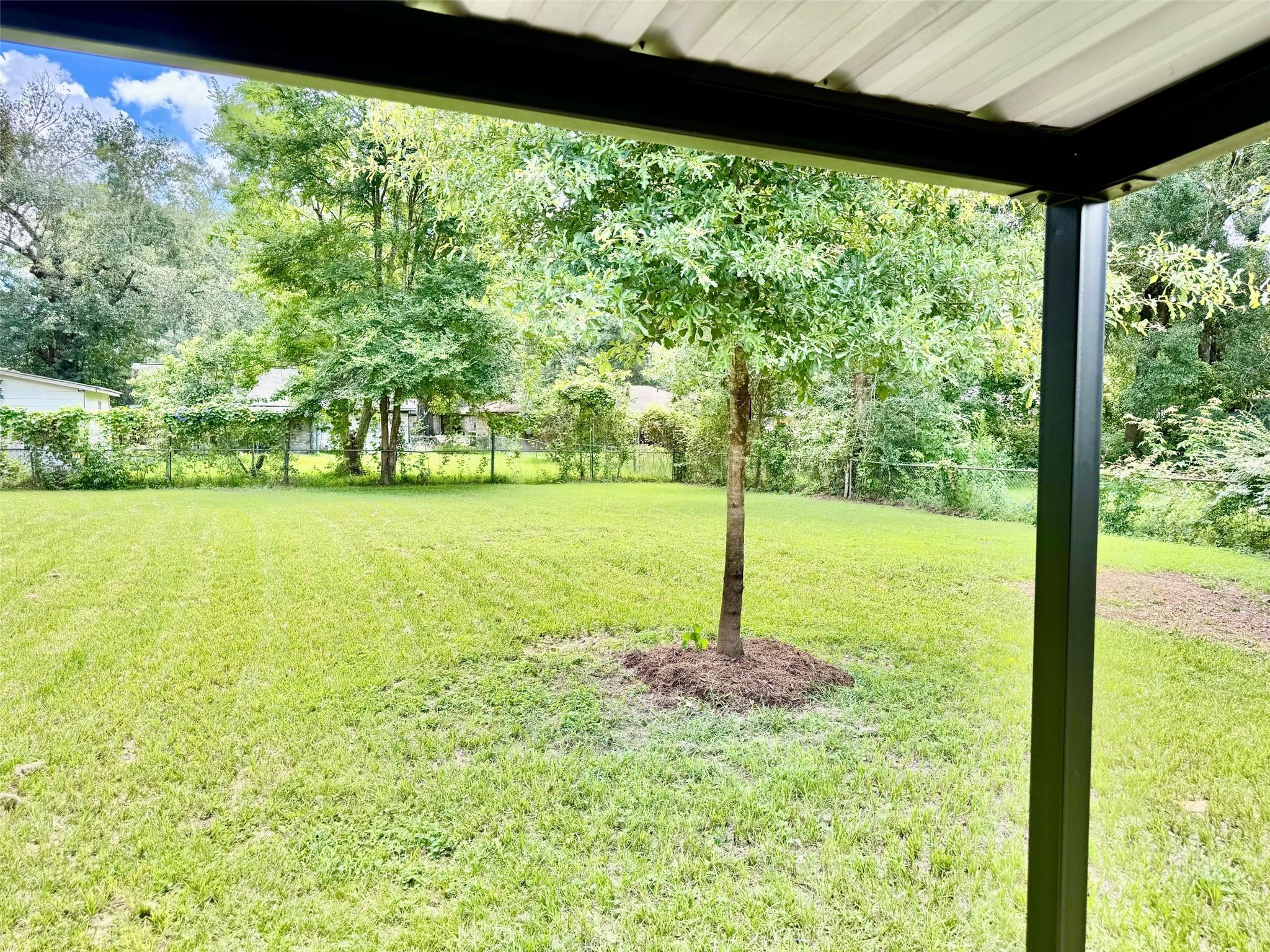 1303 S Franklin Ave, Cleveland, TX 77327 photo