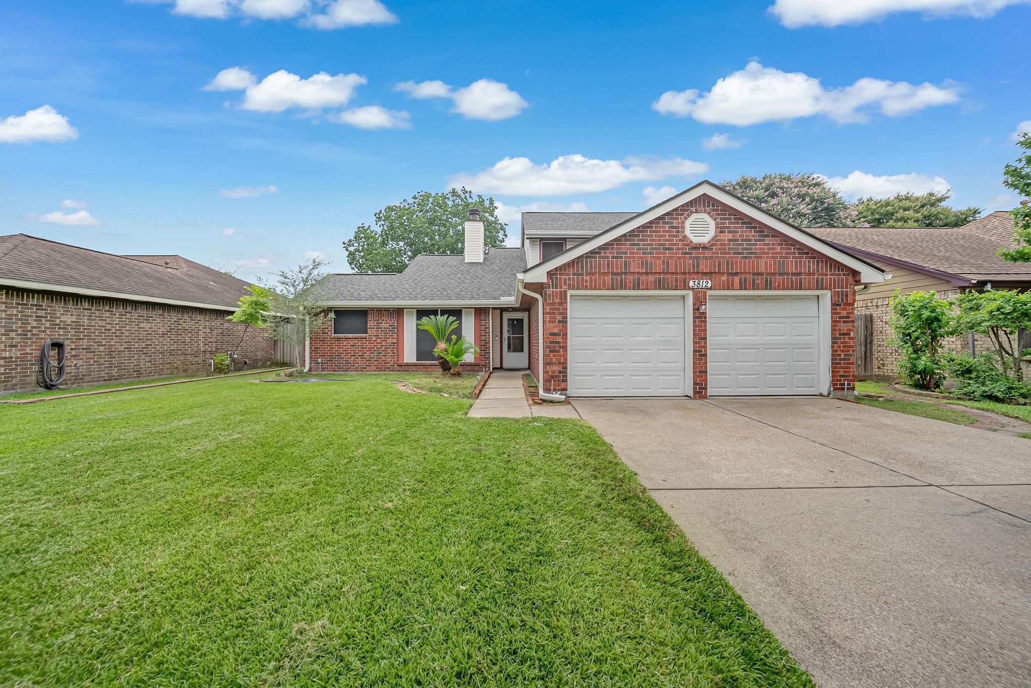 3812 Redbud Dr, La Porte, TX 77571