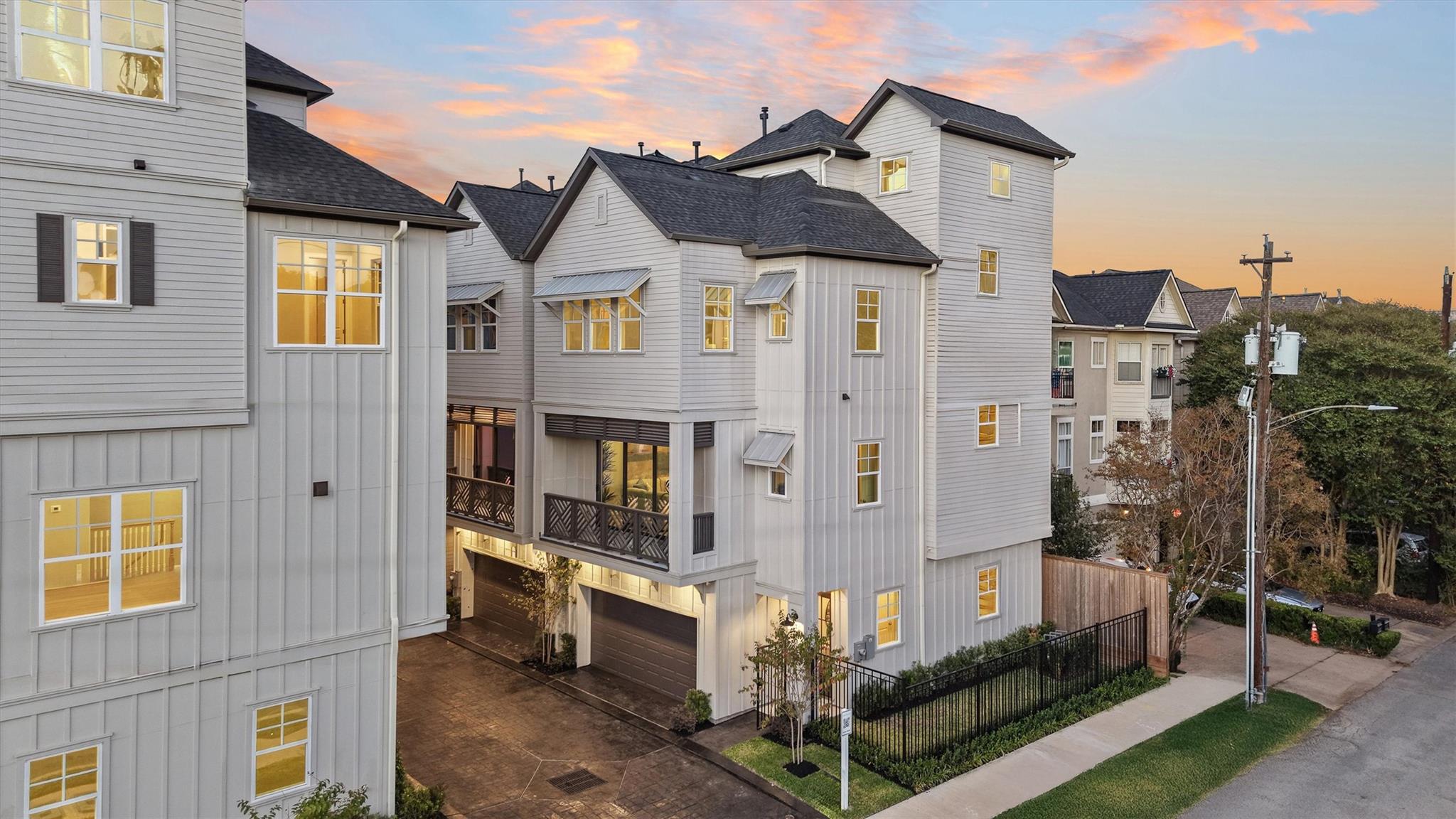 4026 Blossom St, Houston, TX 77007