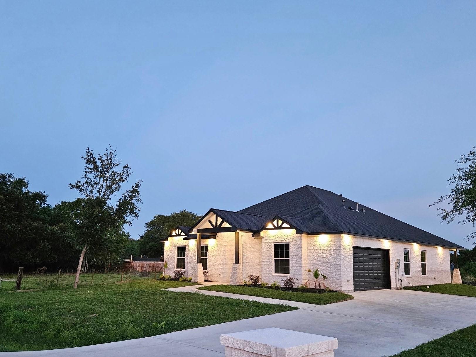 7717 Prairie St, Hitchcock, TX 77563 photo