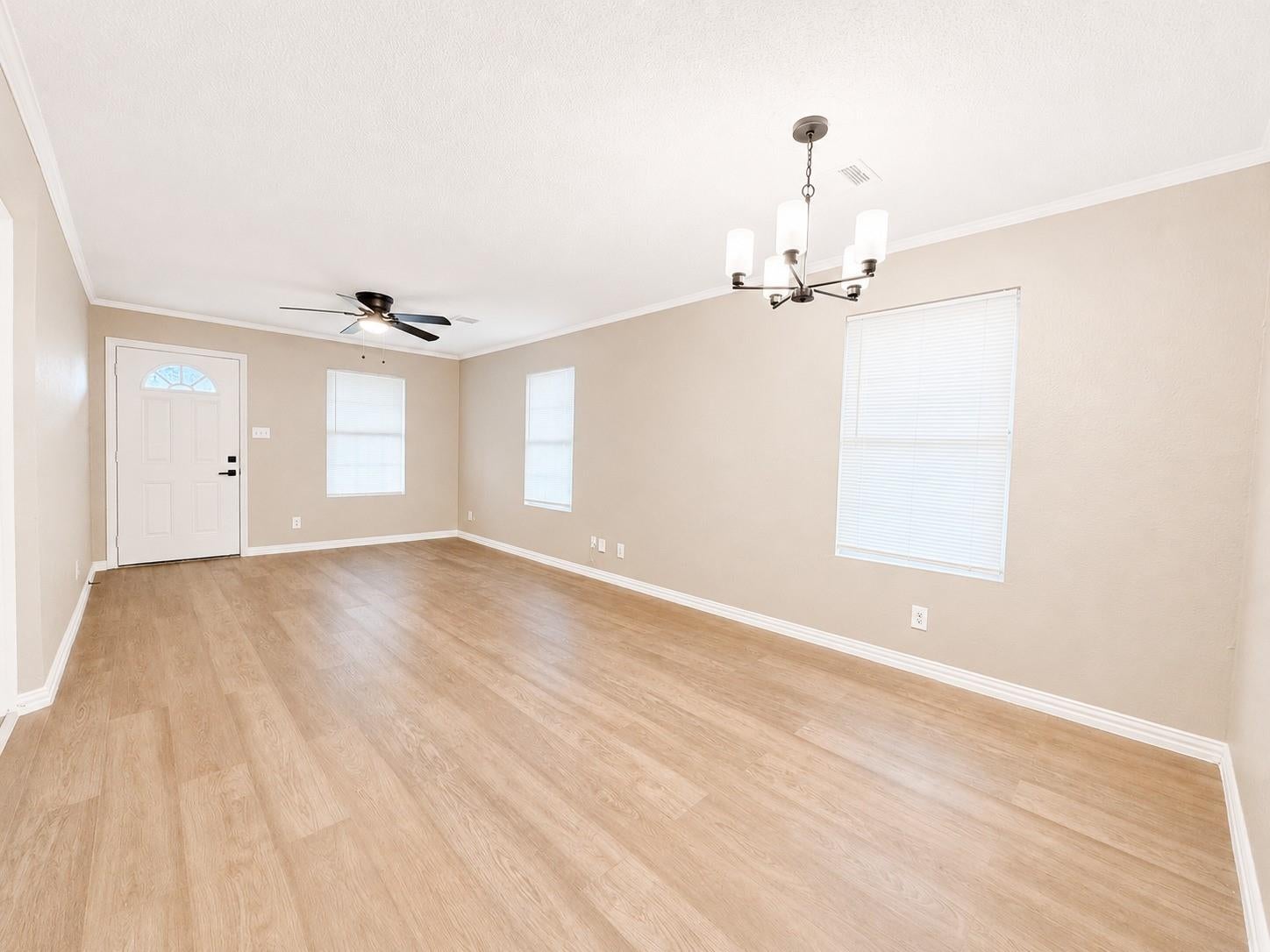 7902 Bowen St, Houston, TX 77051 photo
