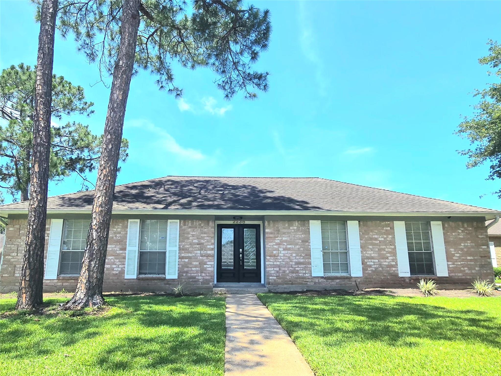2238 Silver Sage Dr, Houston, TX 77077