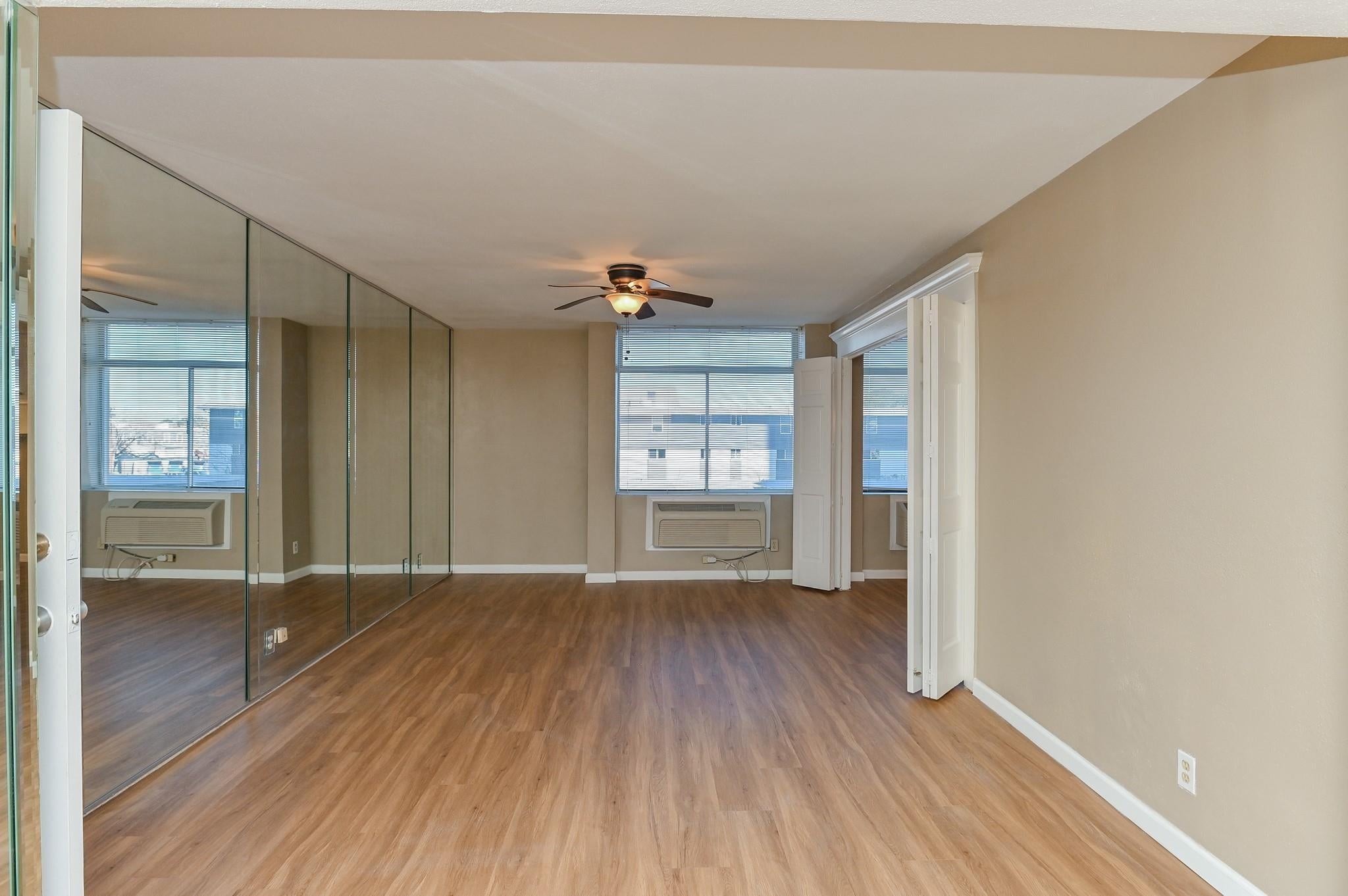 7520 Hornwood Dr #201 W, Houston, TX 77036 photo