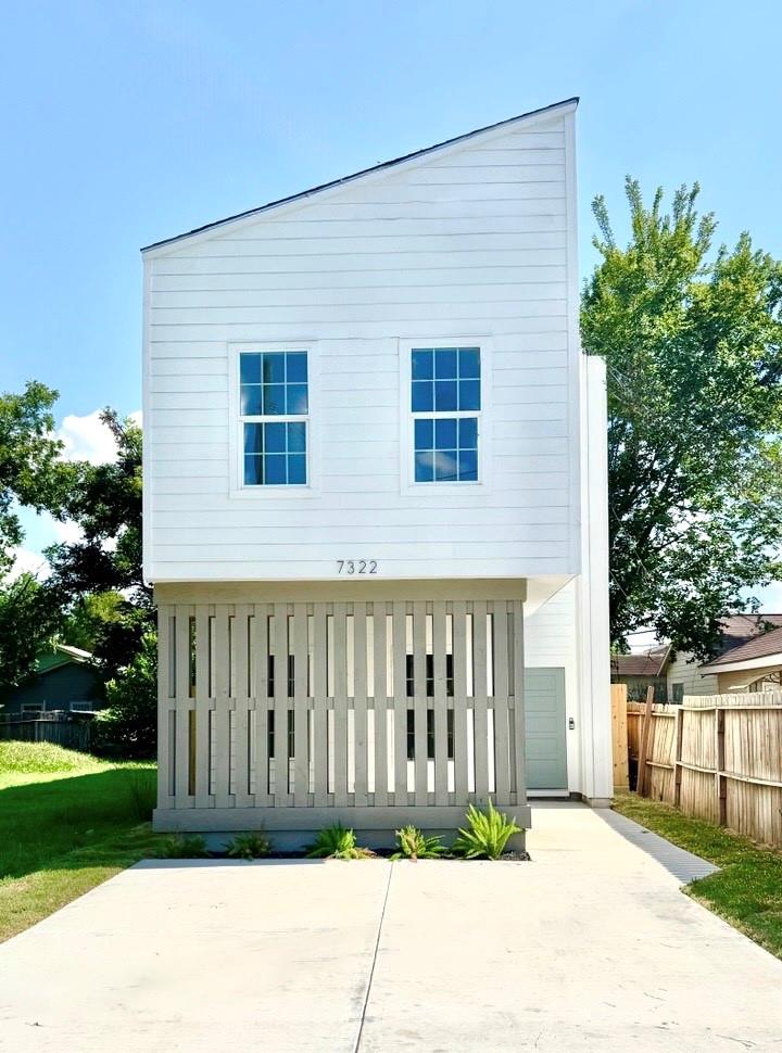 7322 Laredo St, Houston, TX 77020