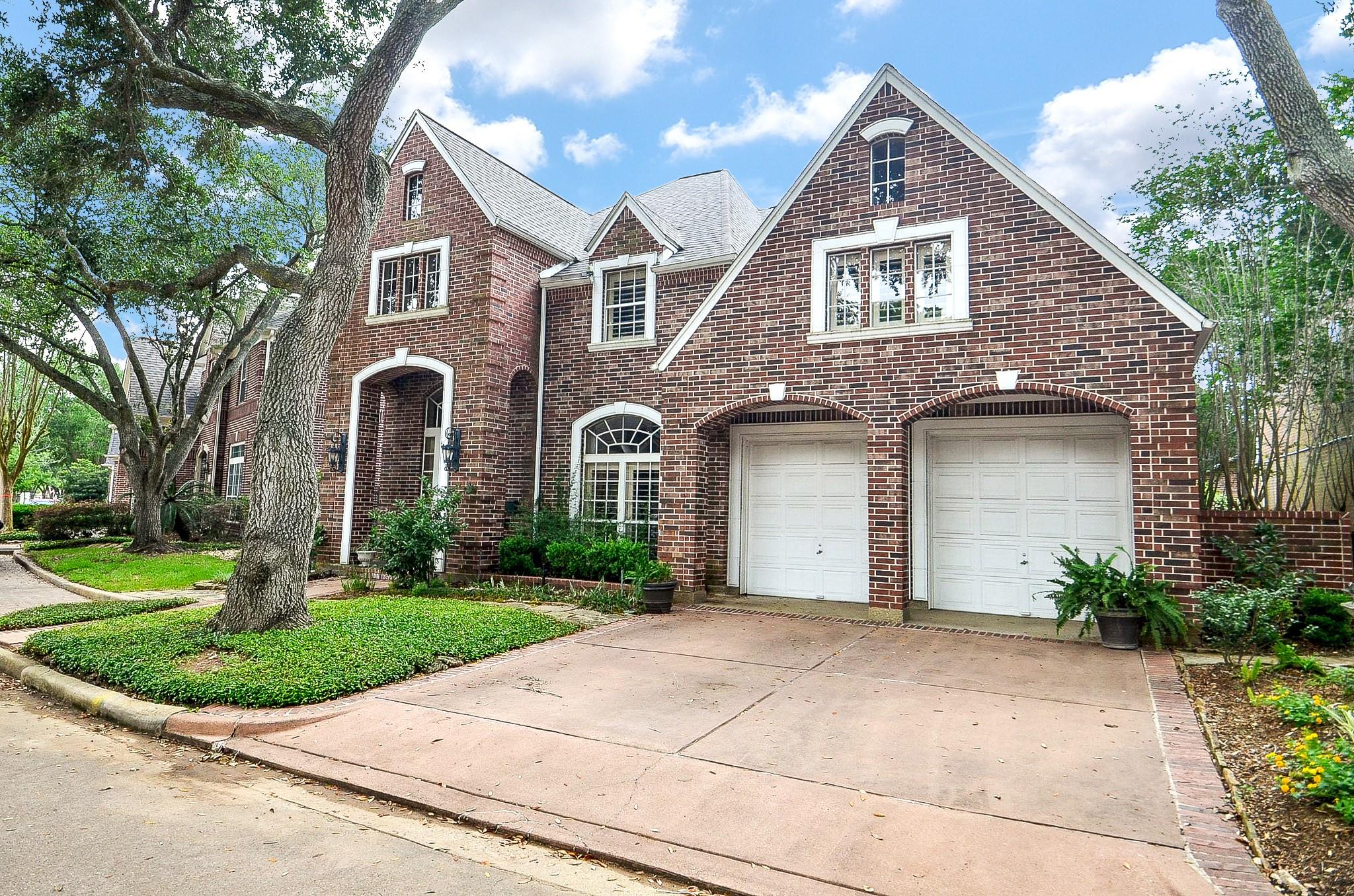 19 Ambleside Crescent Dr, Sugar Land, TX 77479