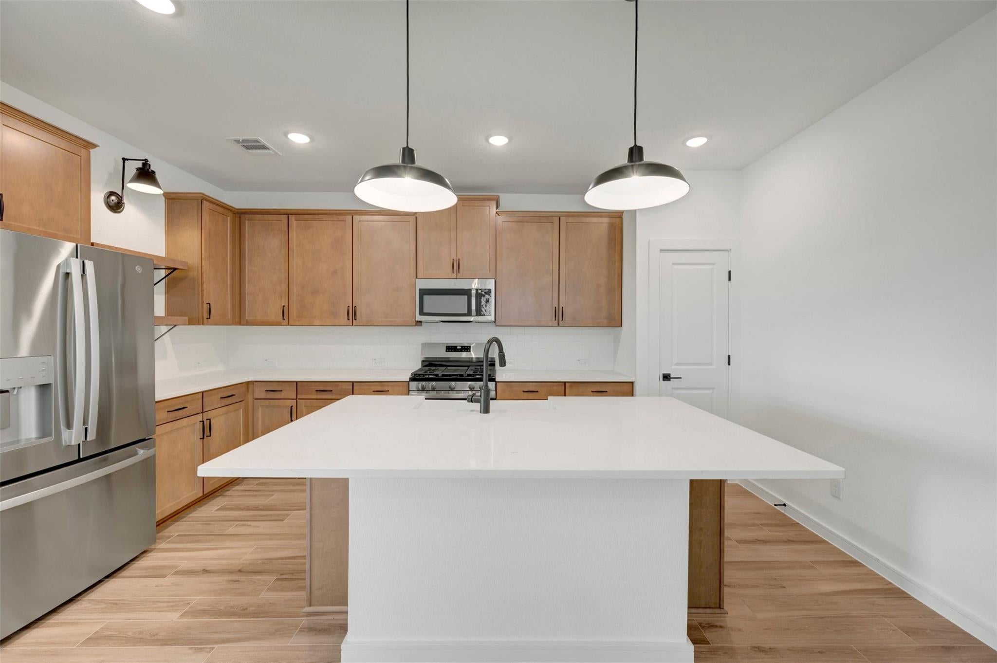 343 W Rose Marie Ln, Montgomery, TX 77356 photo