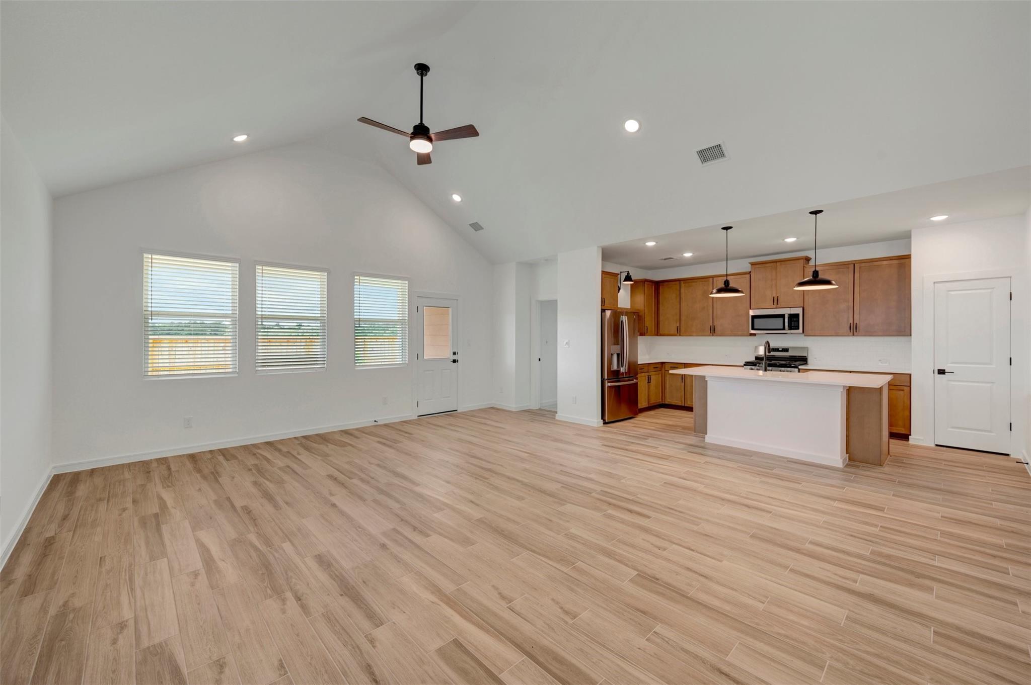 343 W Rose Marie Ln, Montgomery, TX 77356 photo