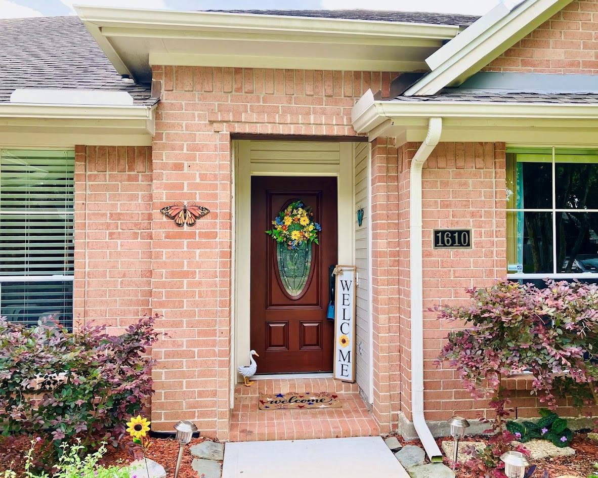 1610 Diamond Brook Dr, Houston, TX 77062 photo