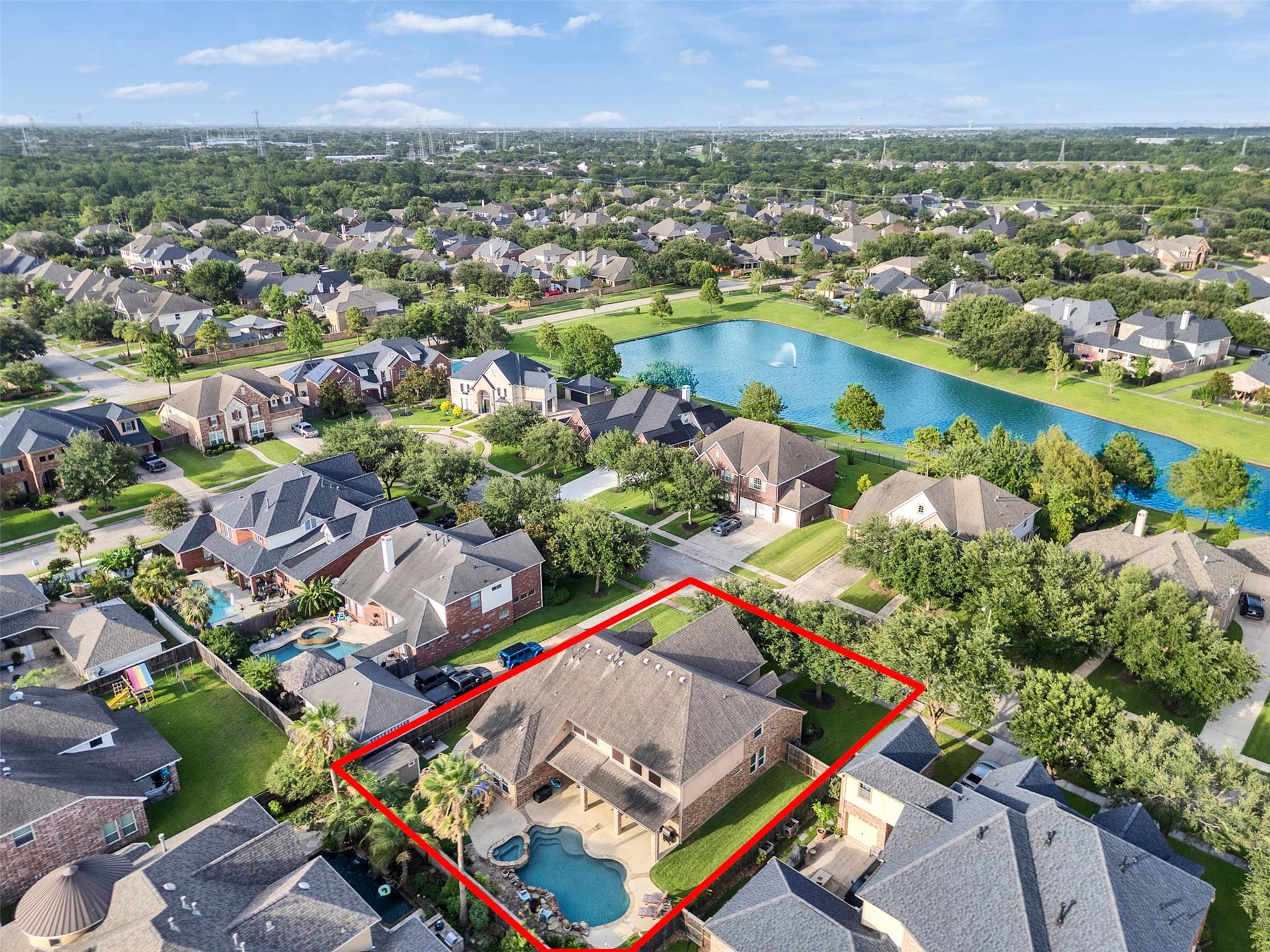 2557 Estrada Dr, League City, TX 77573 photo