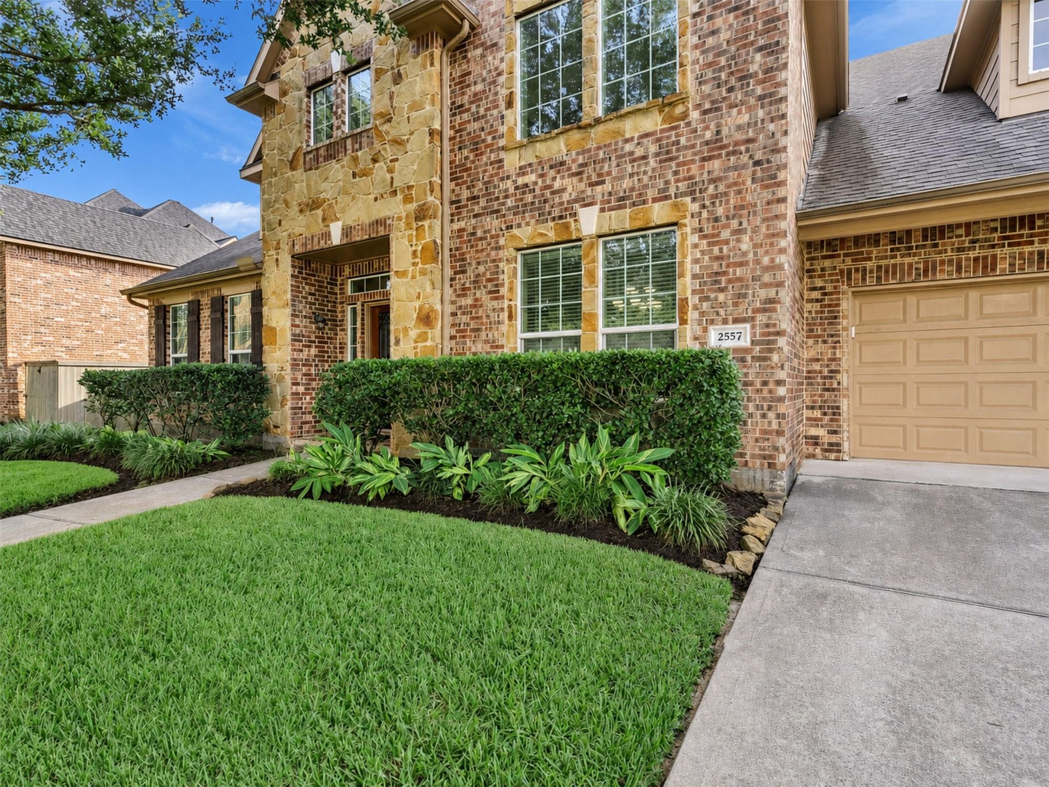 2557 Estrada Dr, League City, TX 77573 photo