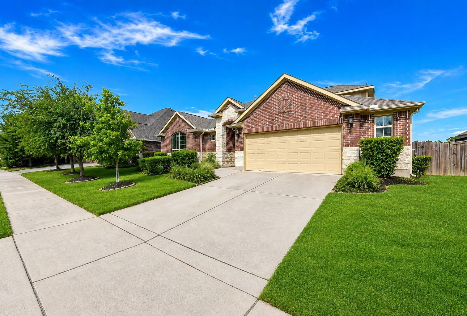 16718 Lake Limestone Ln, Houston, TX 77044 photo