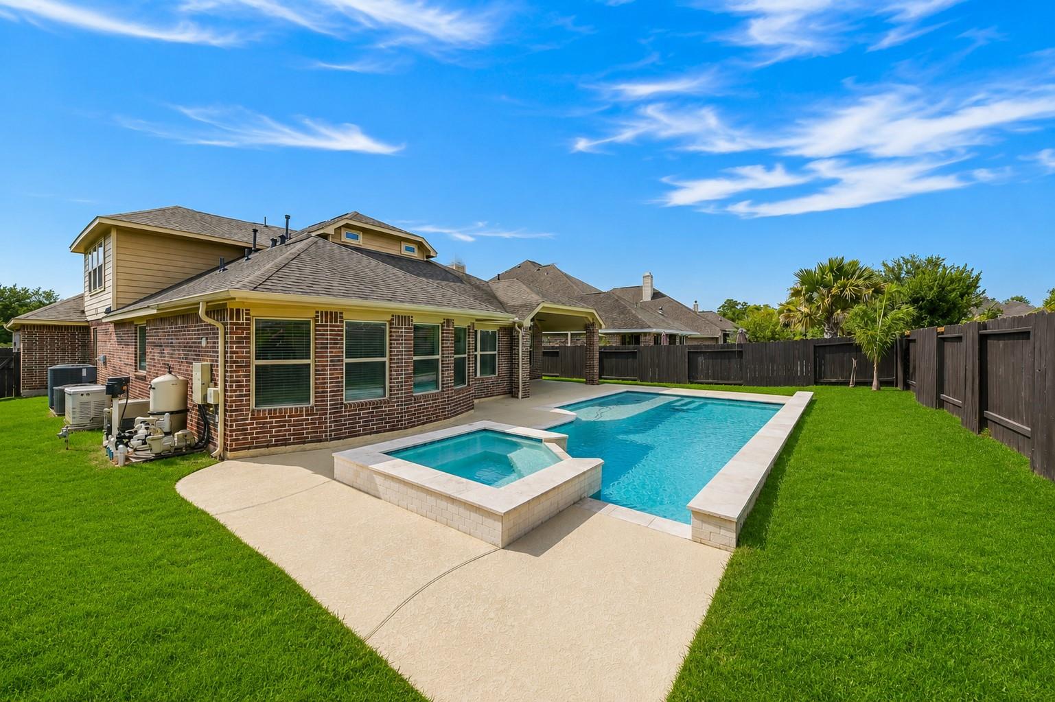 16718 Lake Limestone Ln, Houston, TX 77044