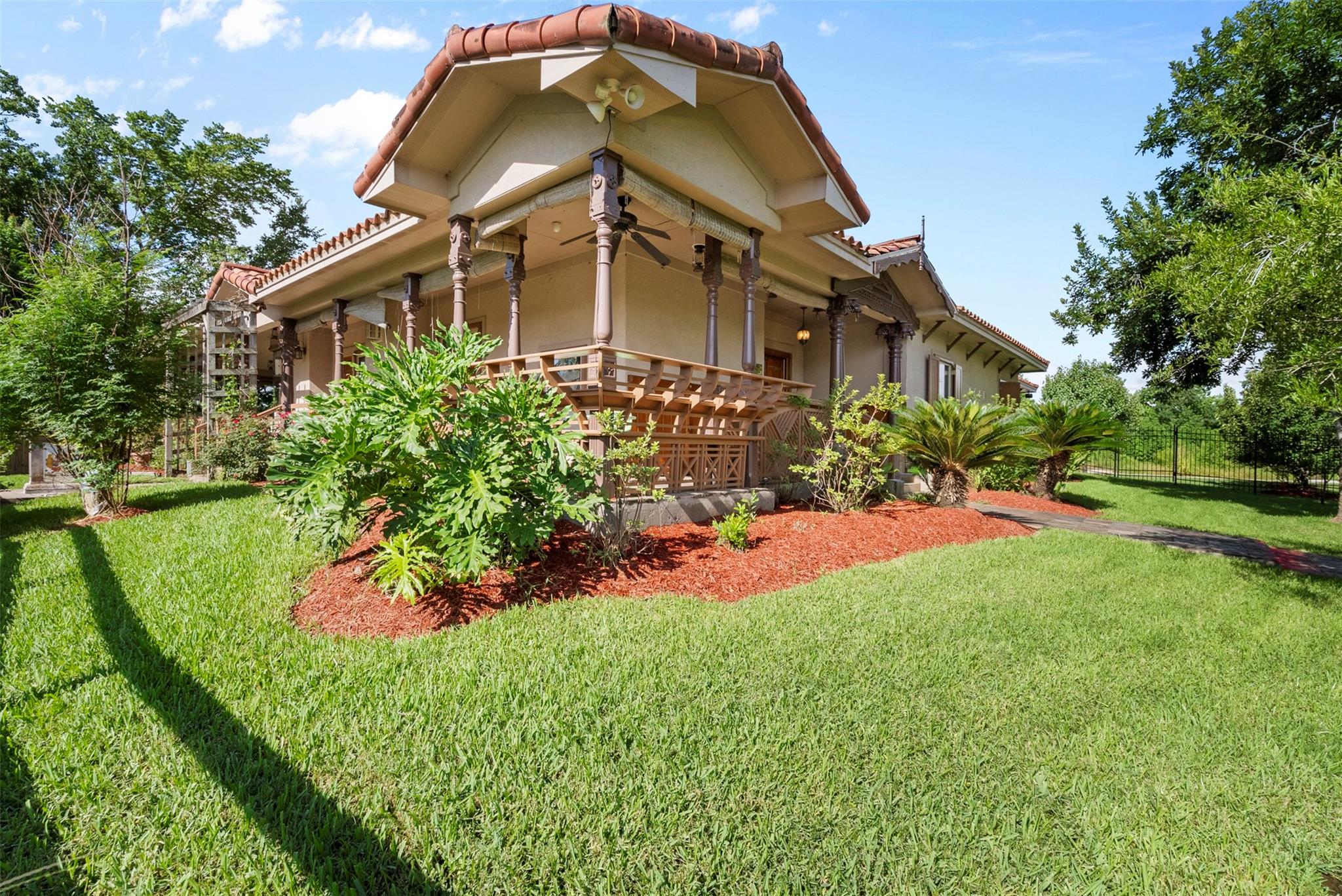 6962 Amie Ln, Pearland, TX 77584