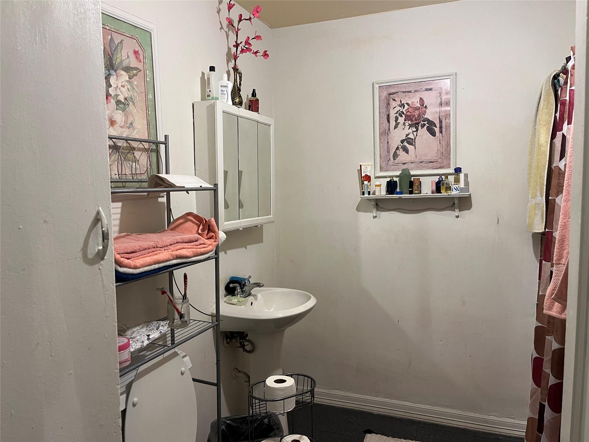 2836 Cochran St, Houston, TX 77009 photo