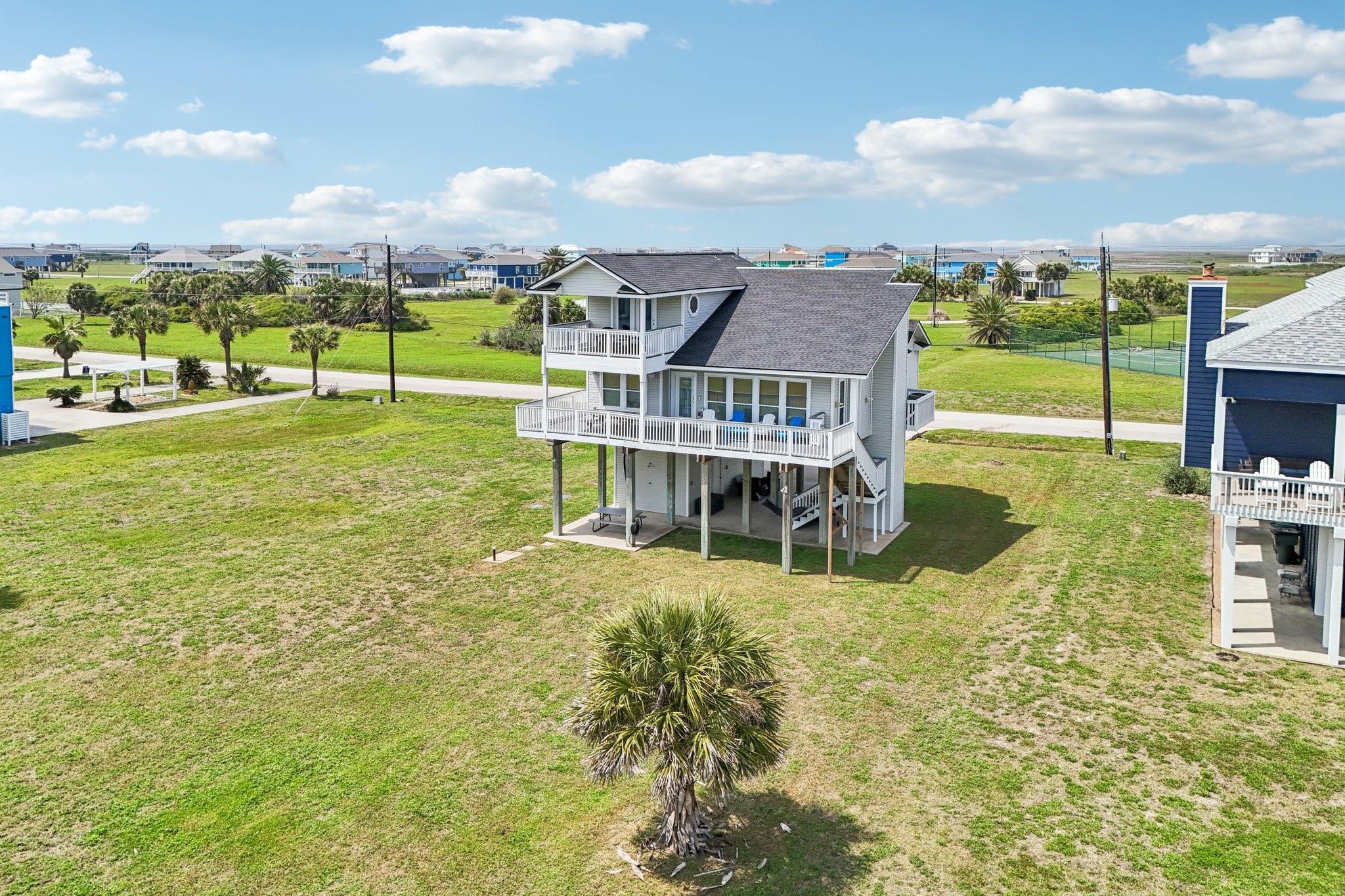 18423 Shaman Dr, Galveston, TX 77554