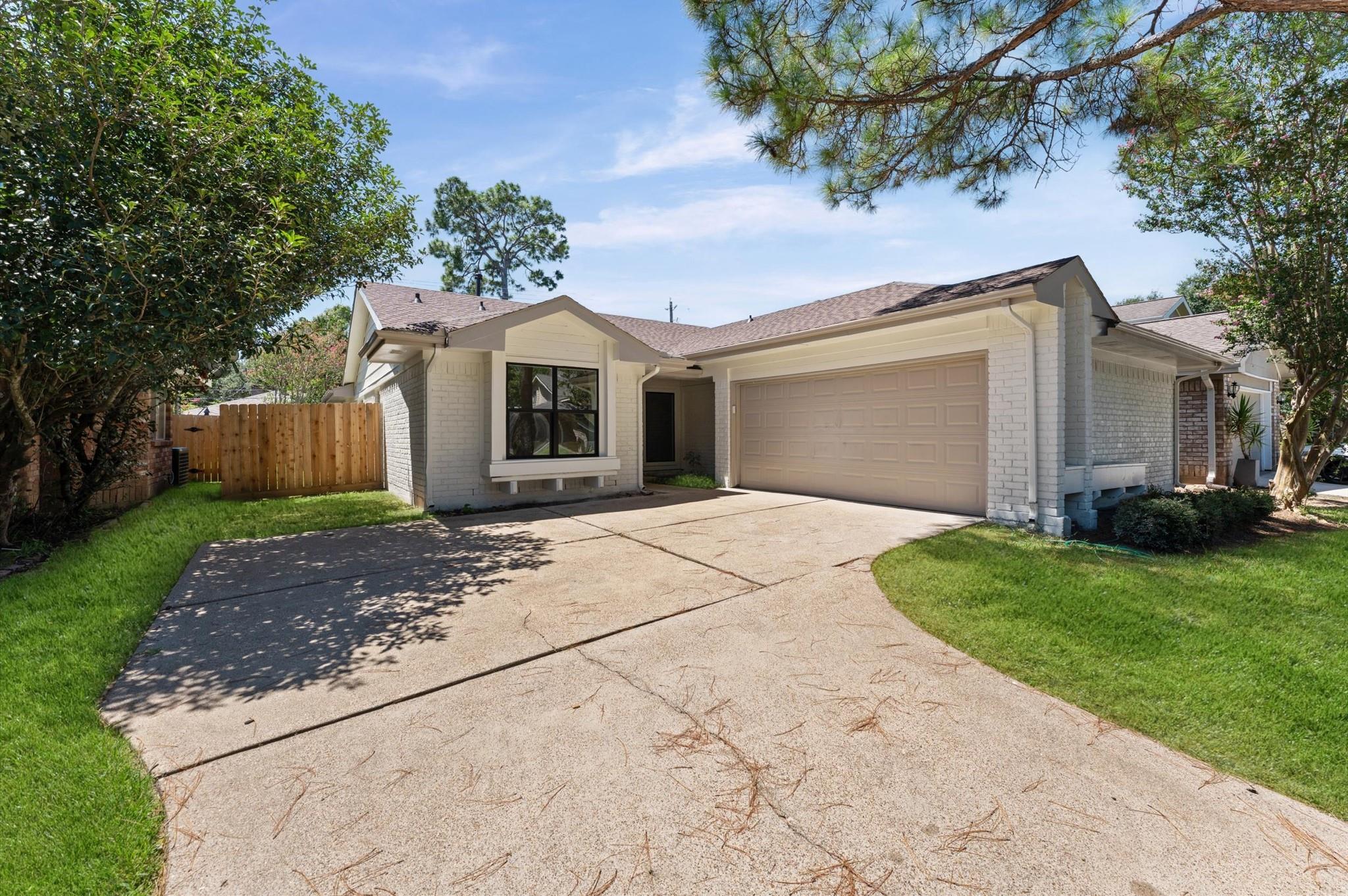 12823 Ashford Hills Drive Dr, Houston, TX 77077 photo