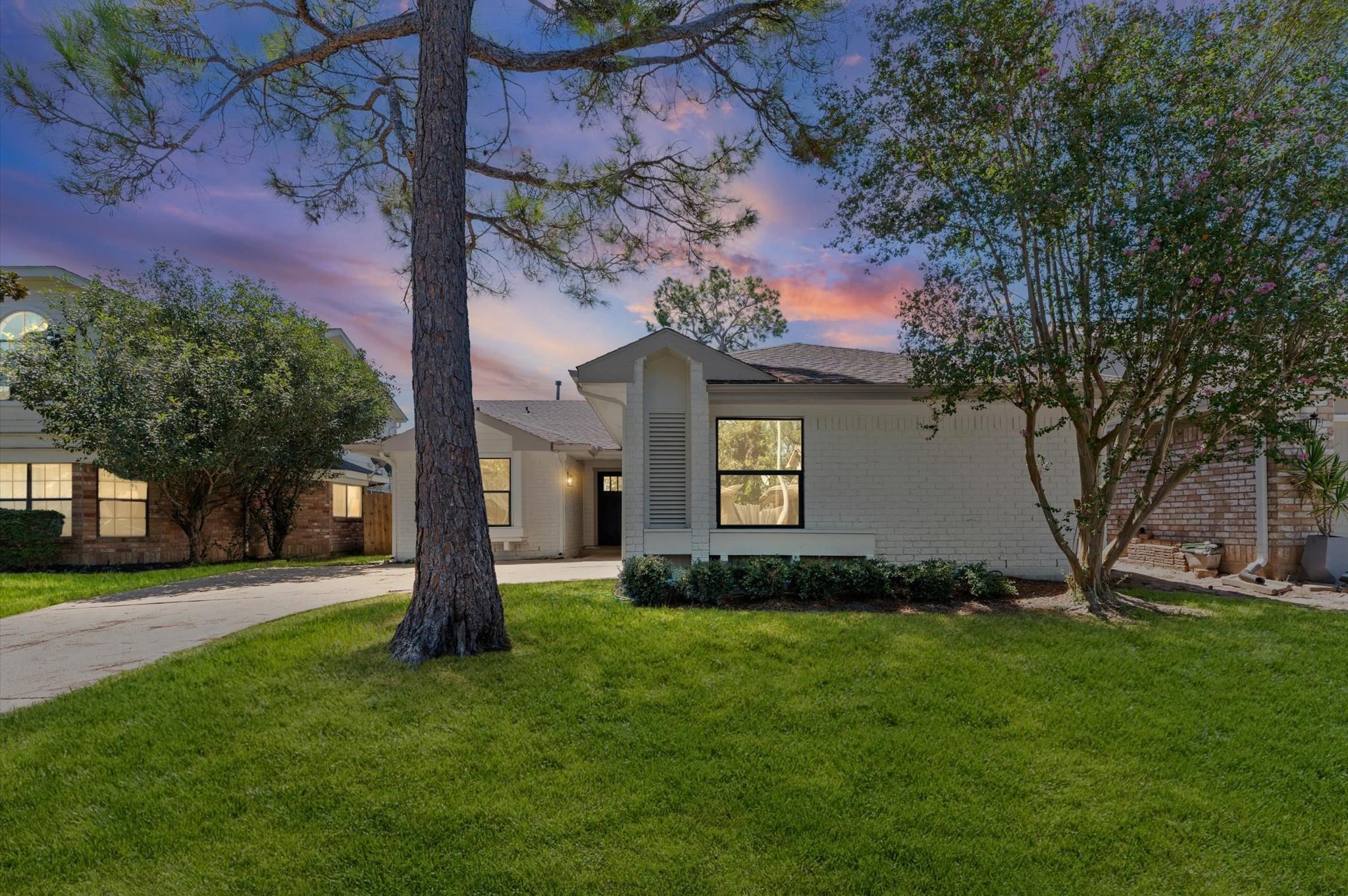 12823 Ashford Hills Drive Dr, Houston, TX 77077 photo