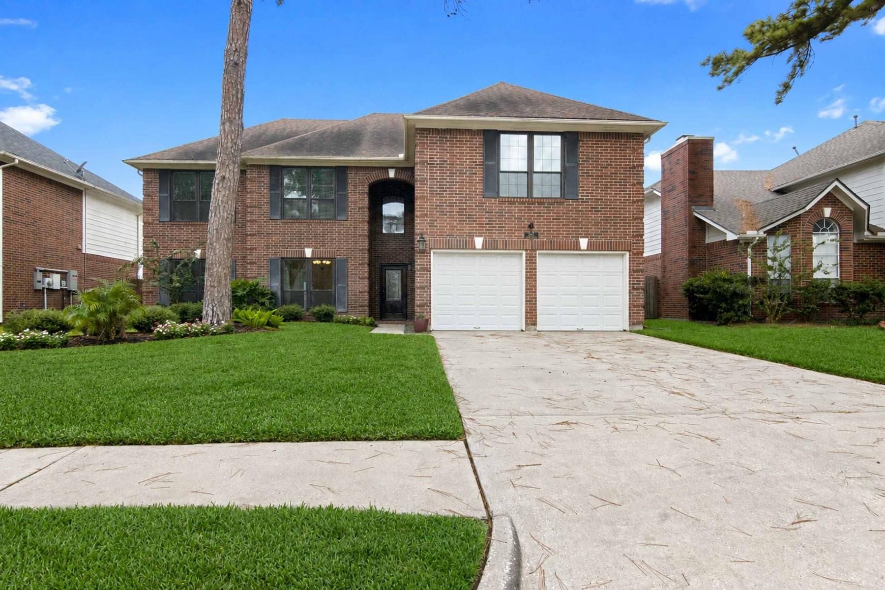 7919 Moncur Dr, Houston, TX 77095