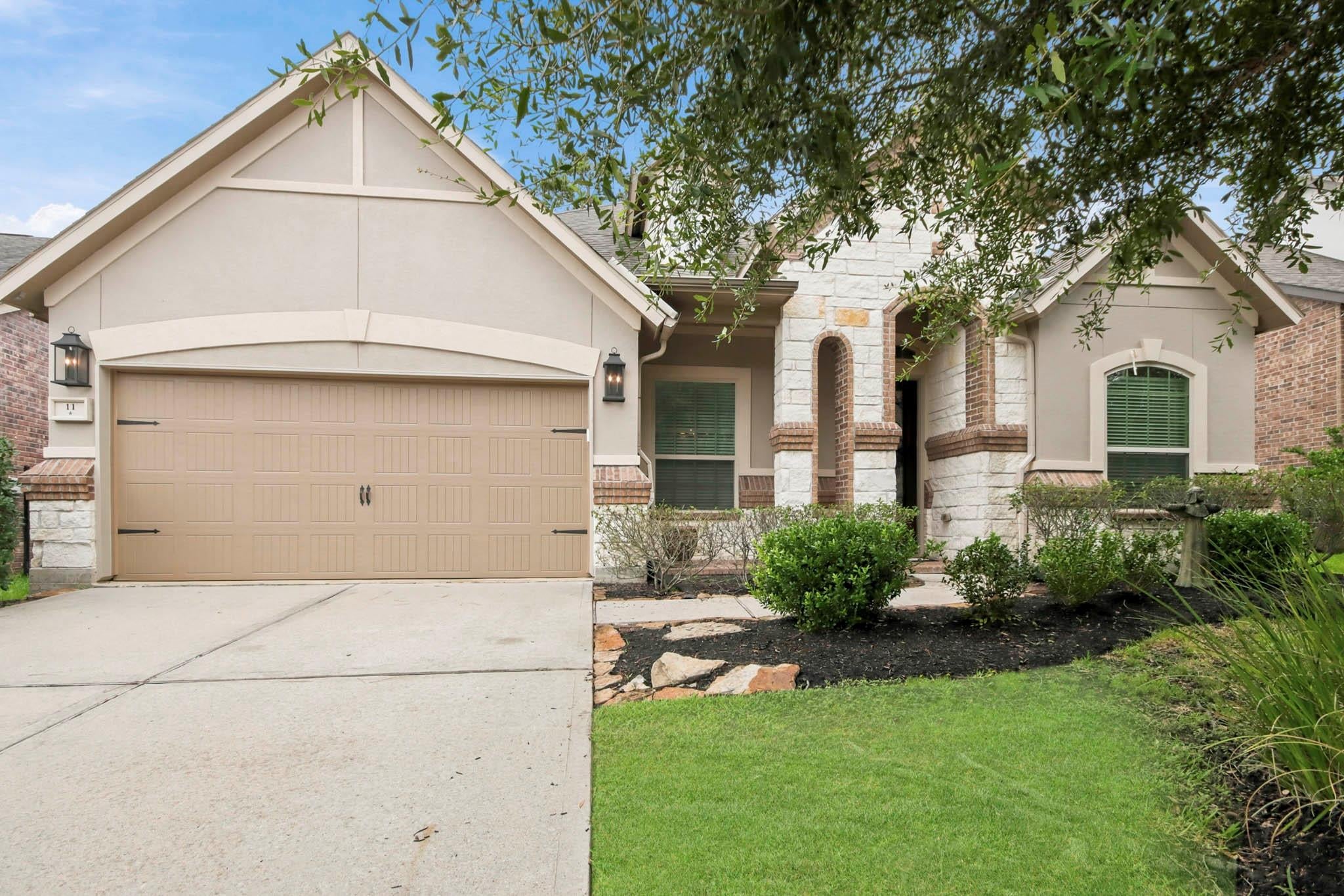 11 Whispering Thicket Pl, The Woodlands, TX 77375