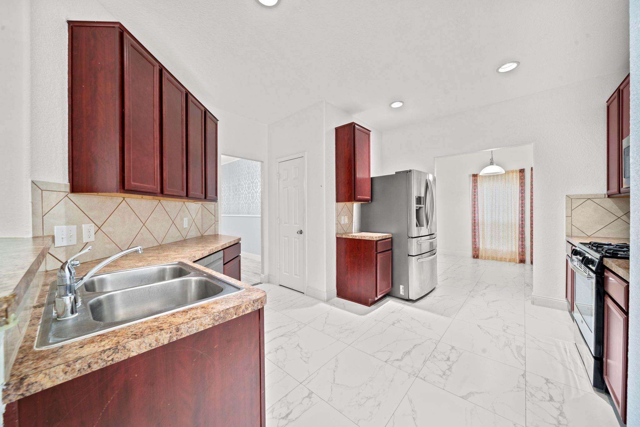 14722 Nickel Plank Rd, Houston, TX 77049 photo