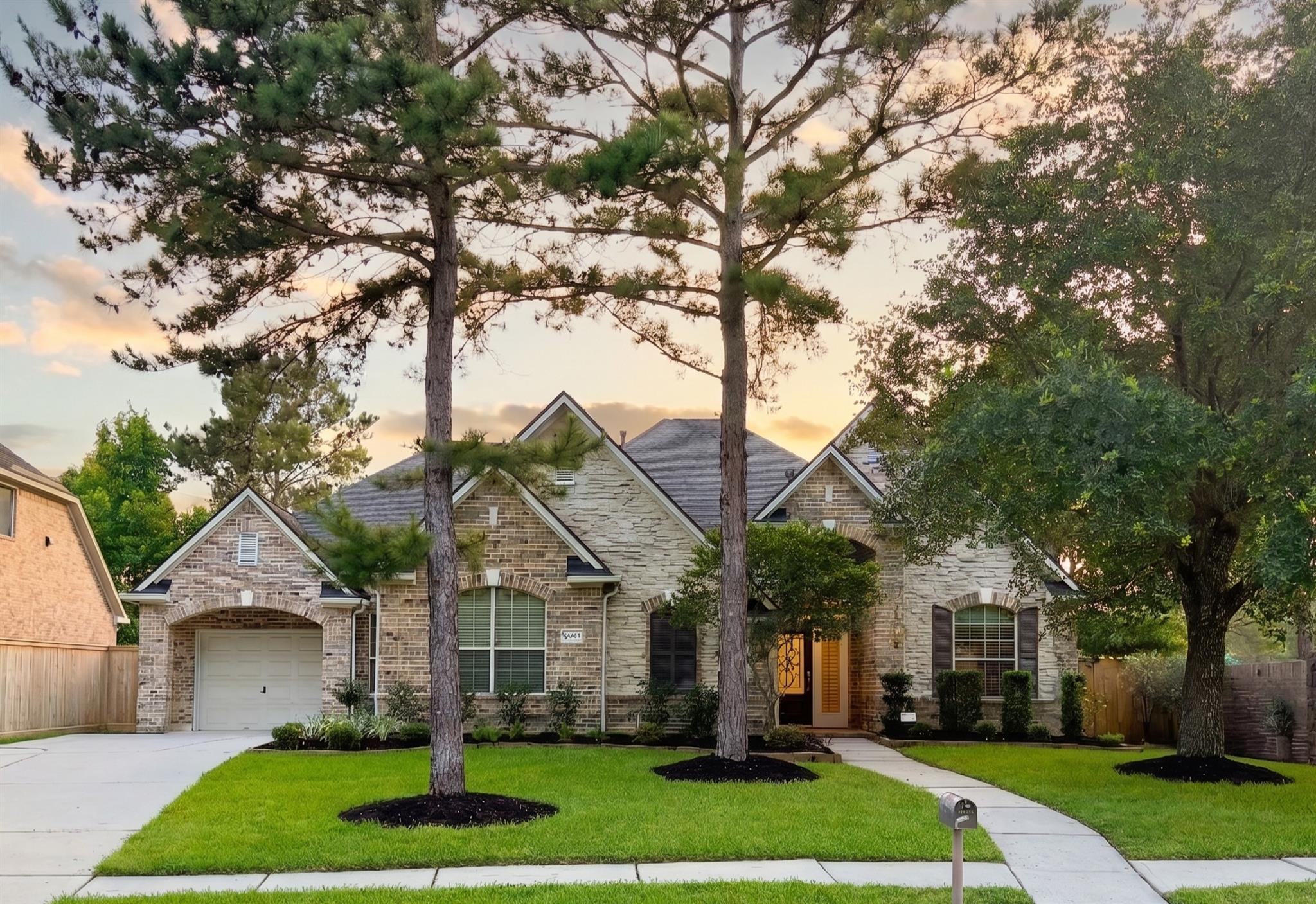 10327 Earlington Manor Dr, Spring, TX 77379