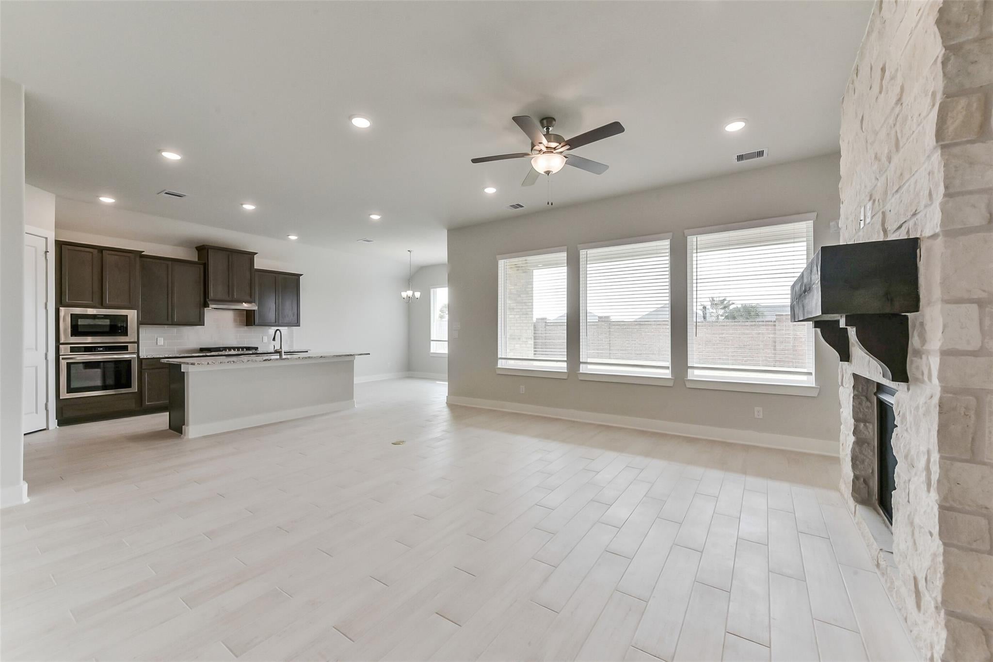 3113 Hidden Mist Dr, Texas City, TX 77510 photo