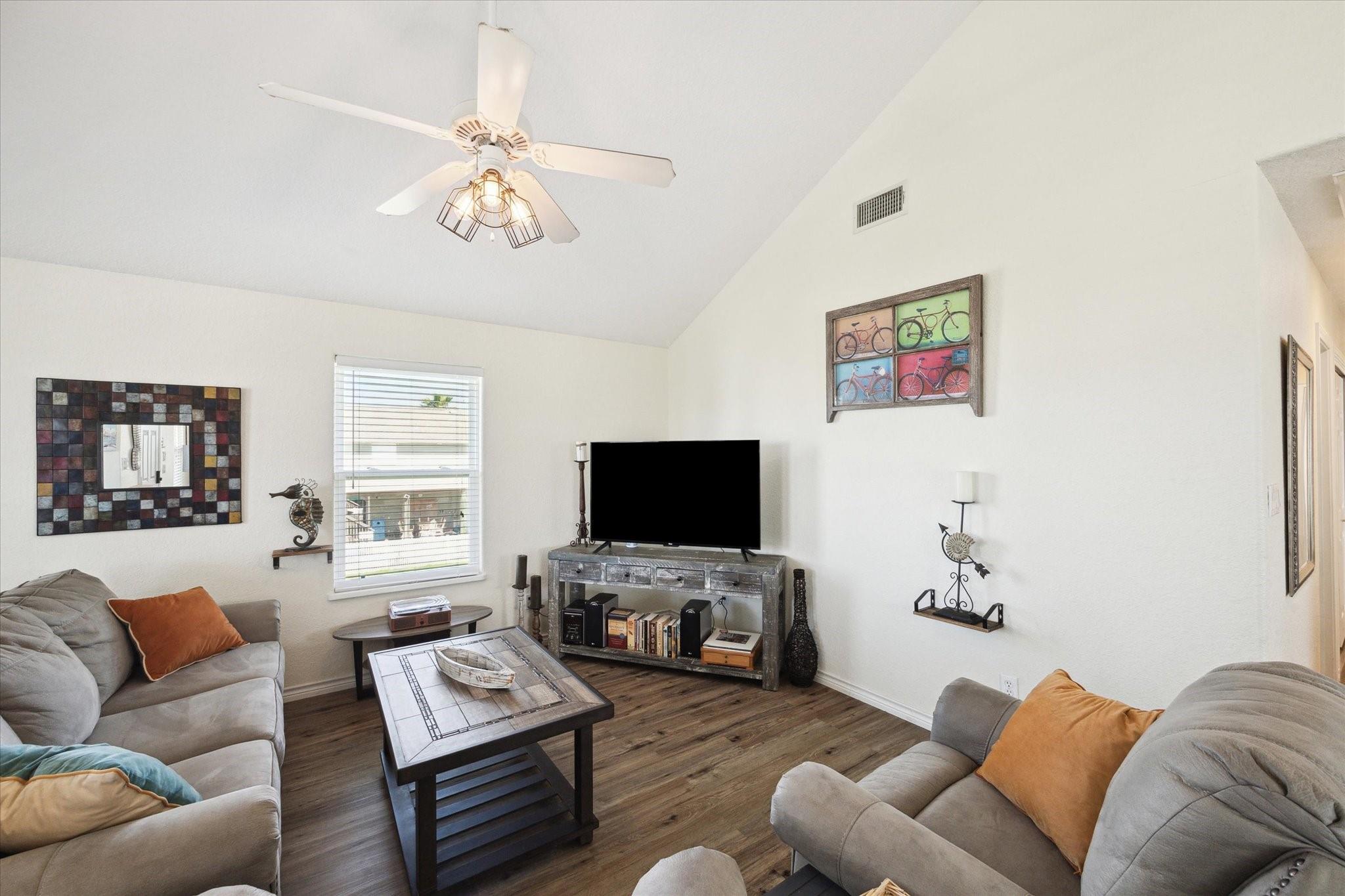 4003 Reeves Dr, Galveston, TX 77554 photo