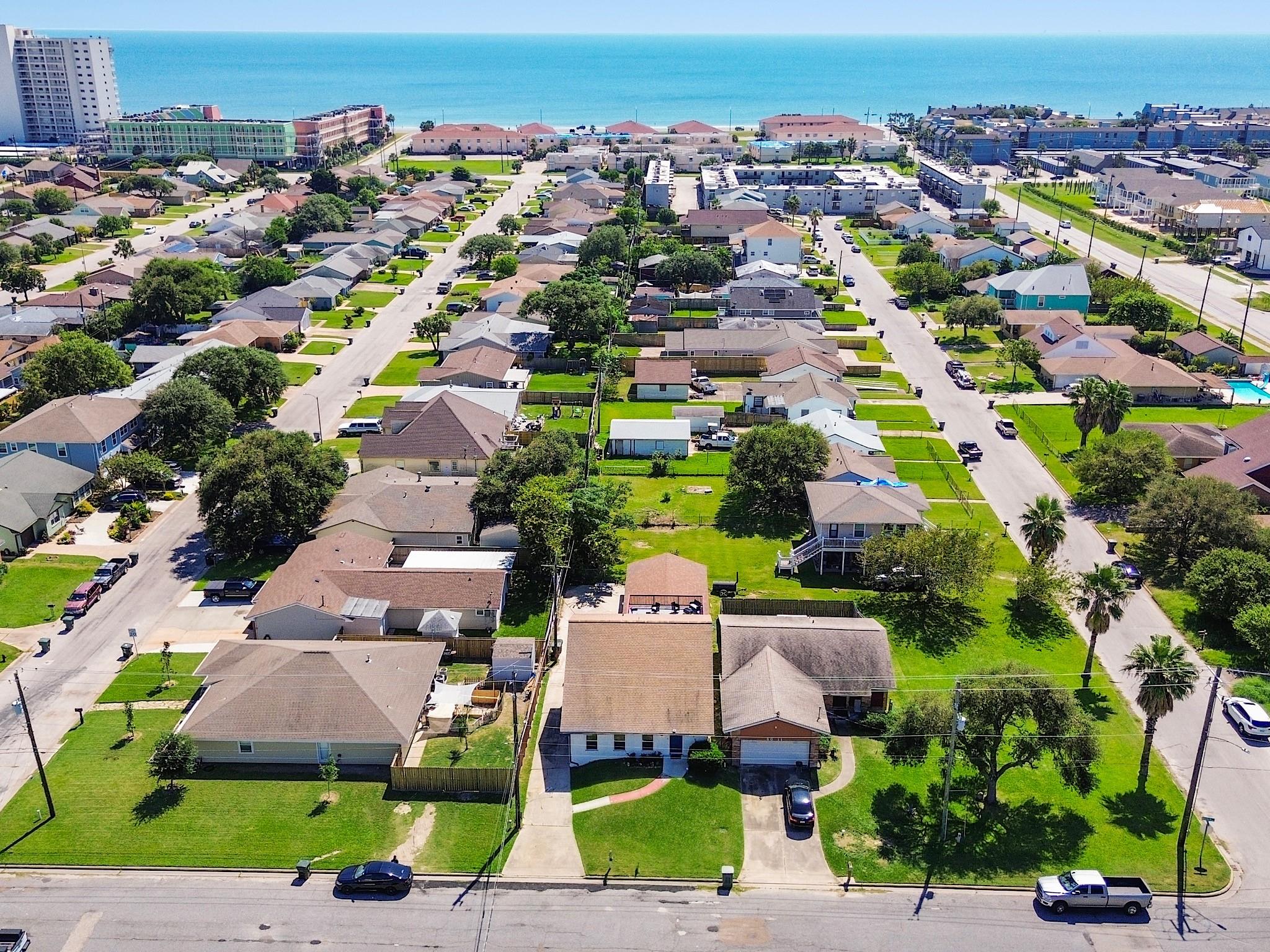 8007 Beluche Dr, Galveston, TX 77551 photo