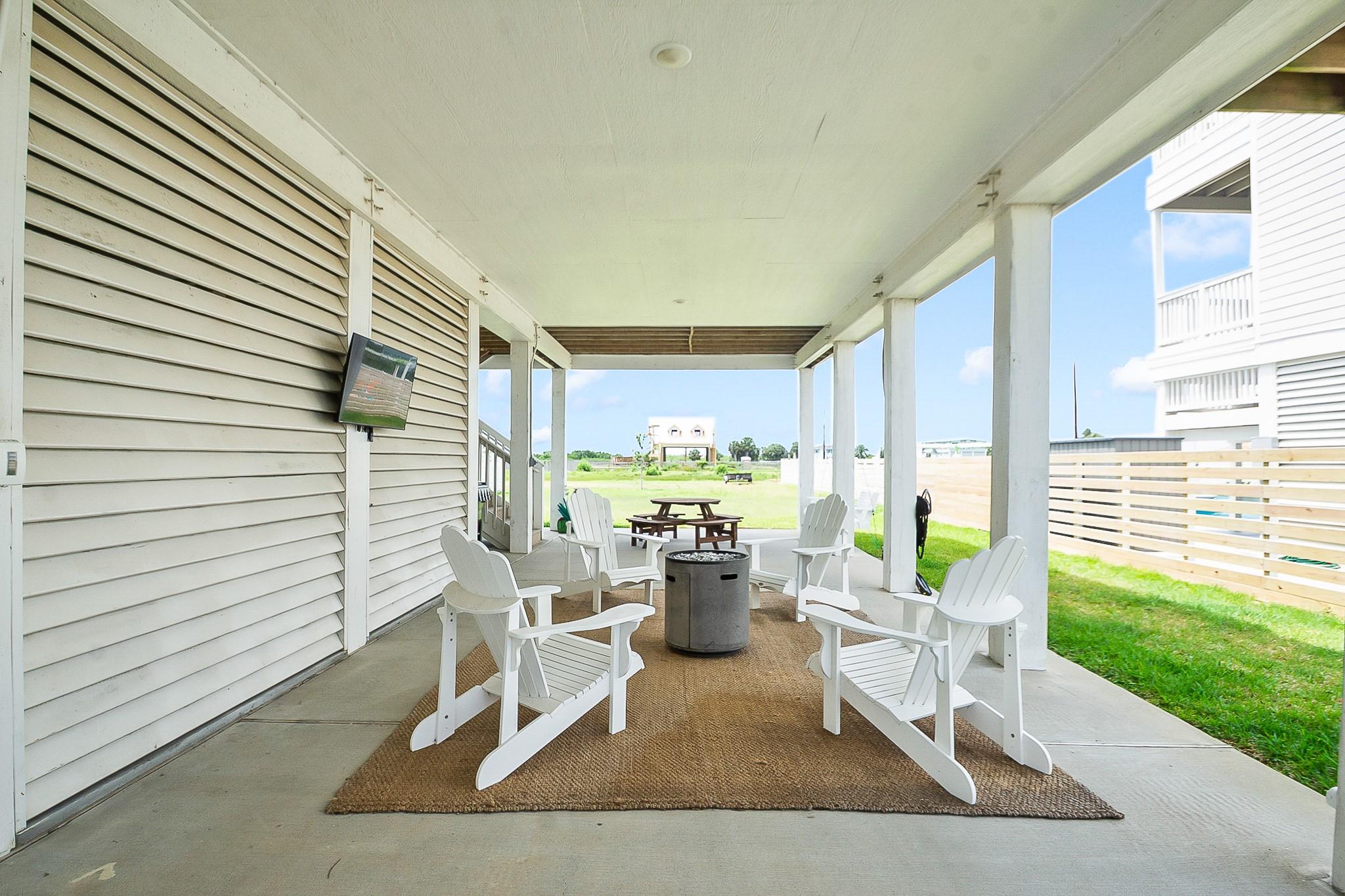 2527 103 St, Galveston, TX 77554 photo