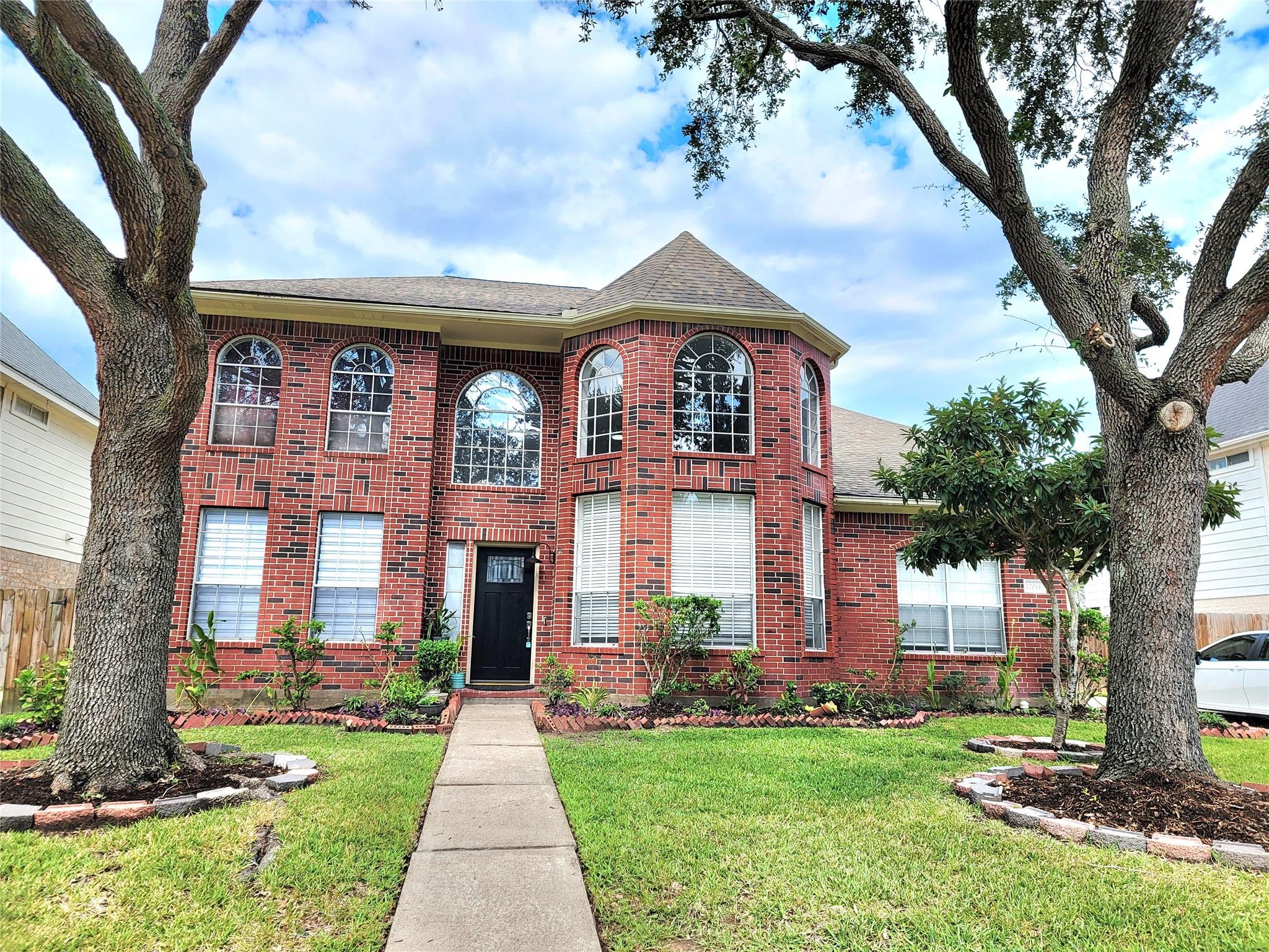 12014 Natural Bridge Ln, Sugar Land, TX 77498