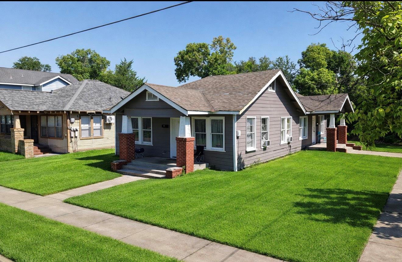 300 James St, Baytown, TX 77520