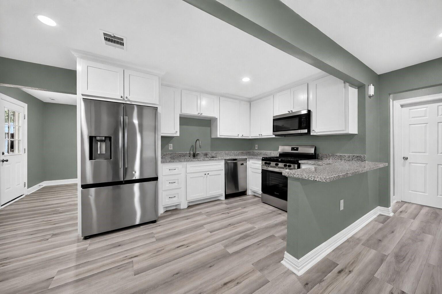 5955 Bellfort St, Houston, TX 77033