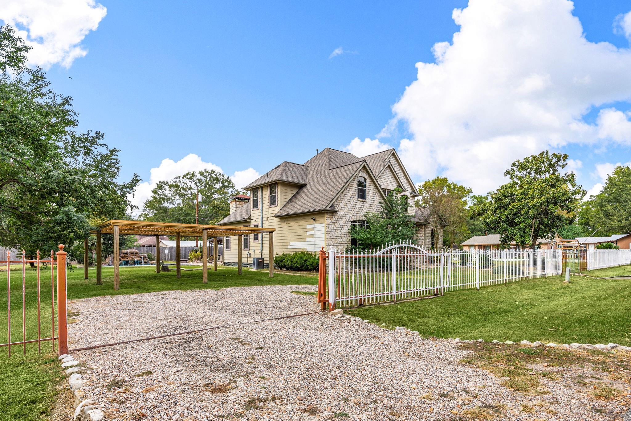 21427 Tophill Dr, Spring, TX 77388 photo