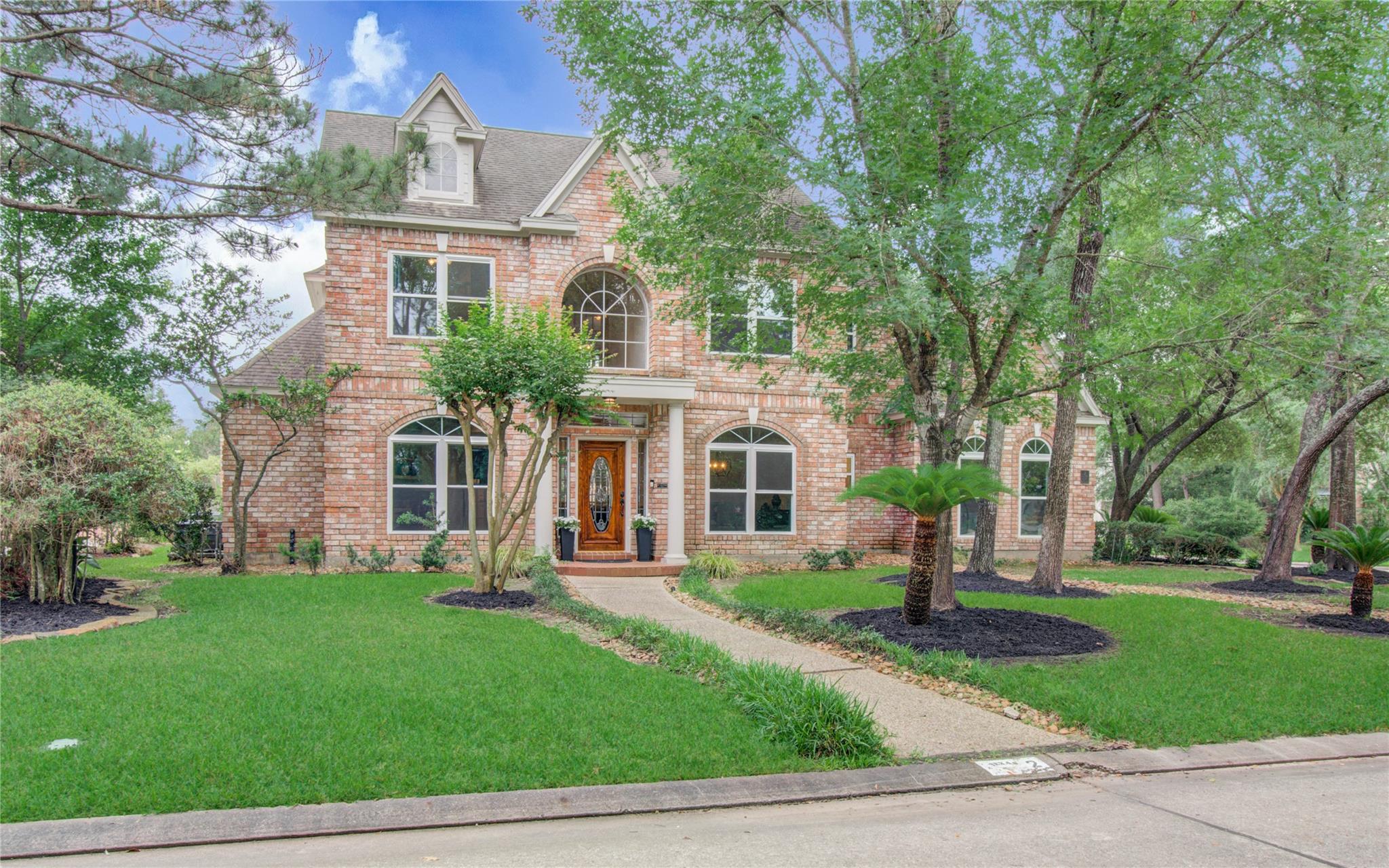 2 English Glade Ct, The Woodlands, TX 77381 photo