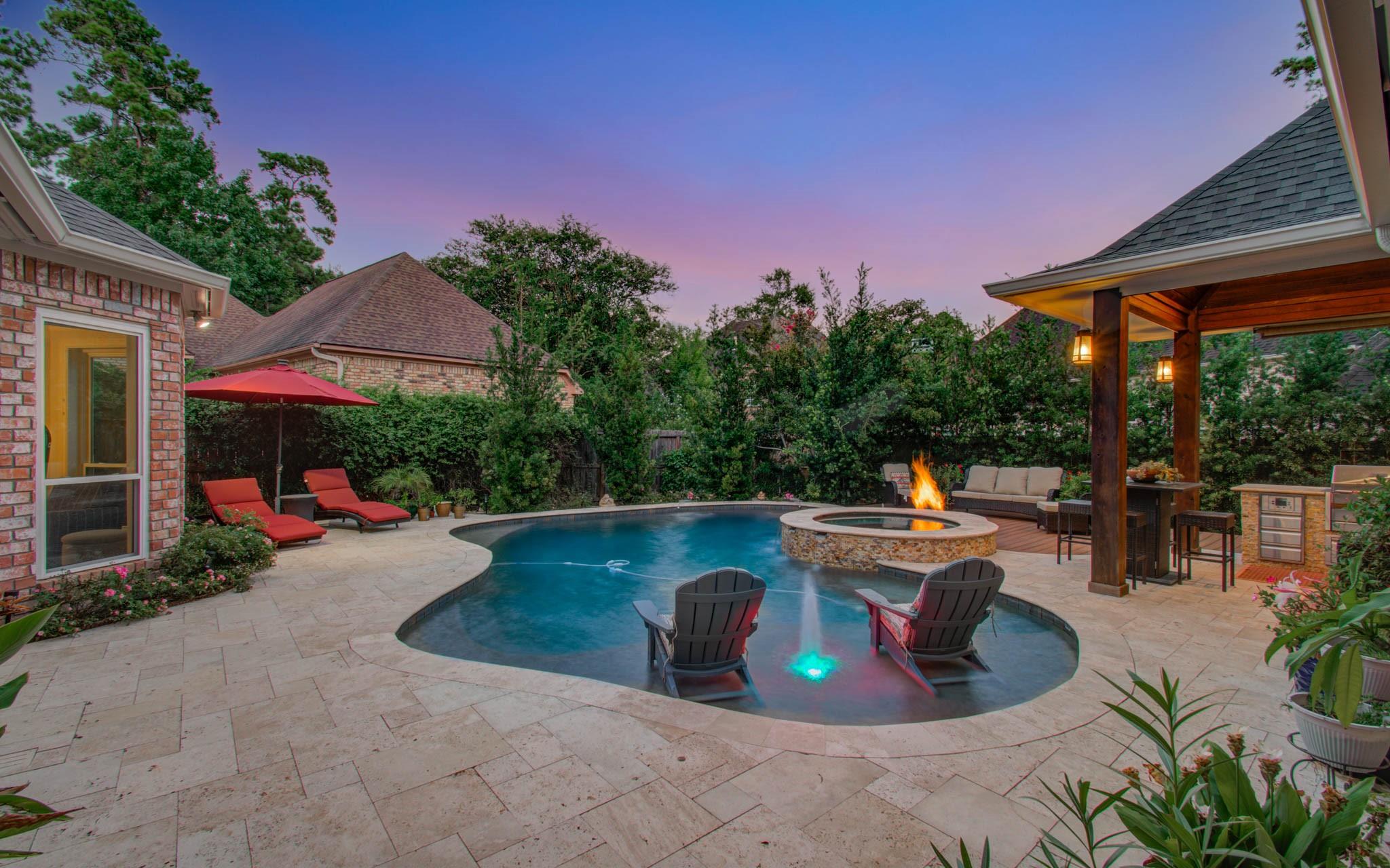 2 English Glade Ct, The Woodlands, TX 77381 photo