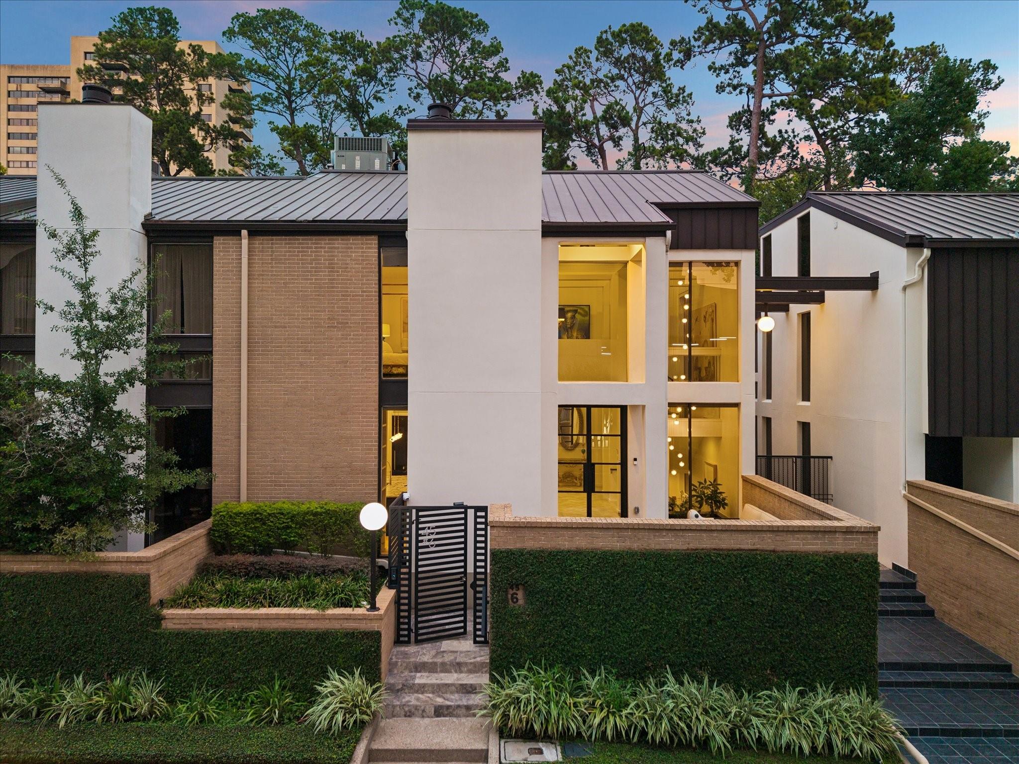 45 Briar Hollow 6, Houston, TX 77027