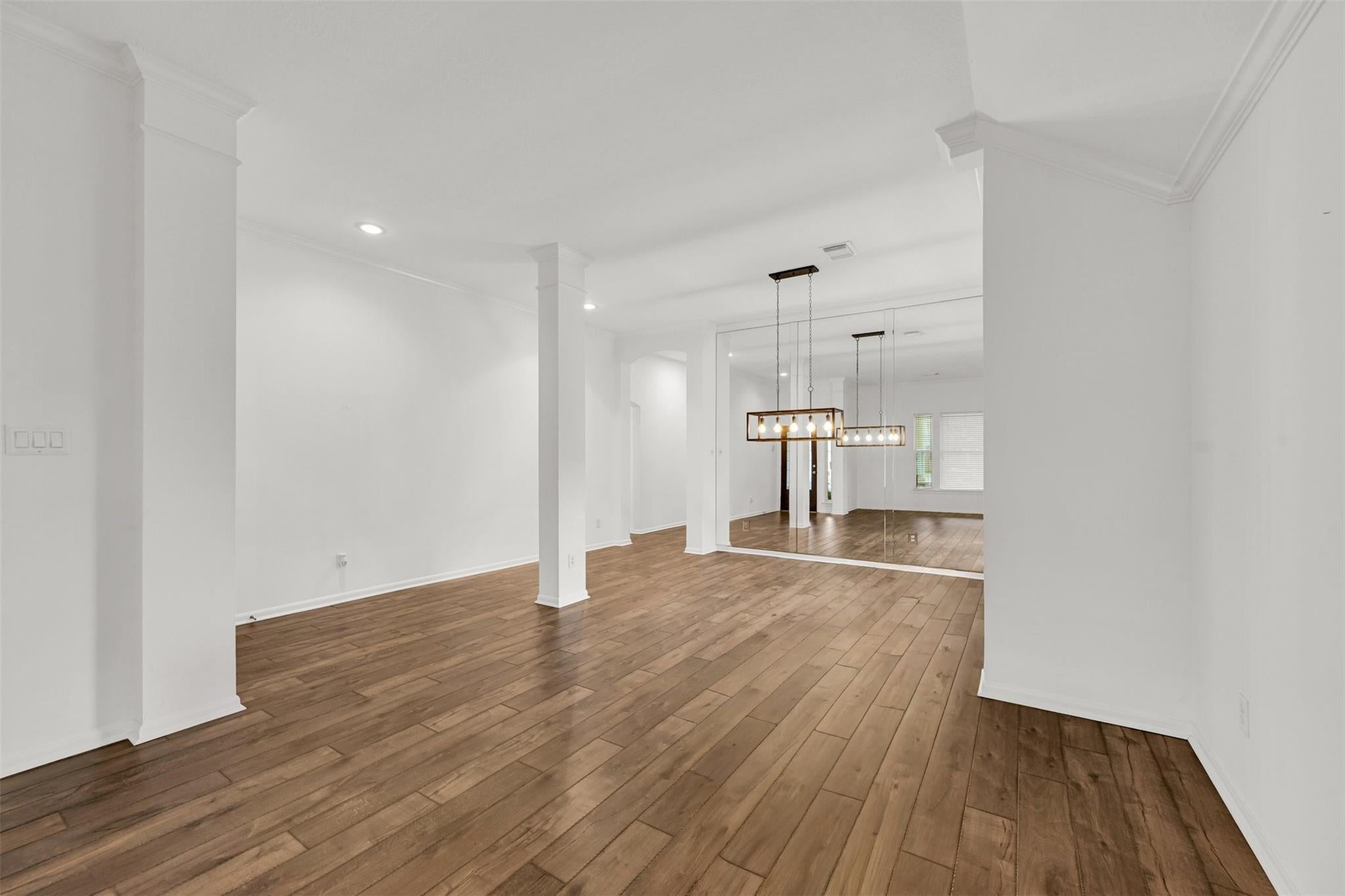 8031 Clarion Way, Houston, TX 77040 photo