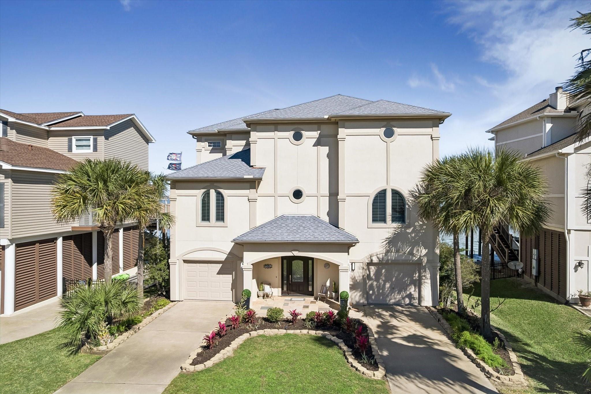1554 Windsong Way, Tiki Island, TX 77554
