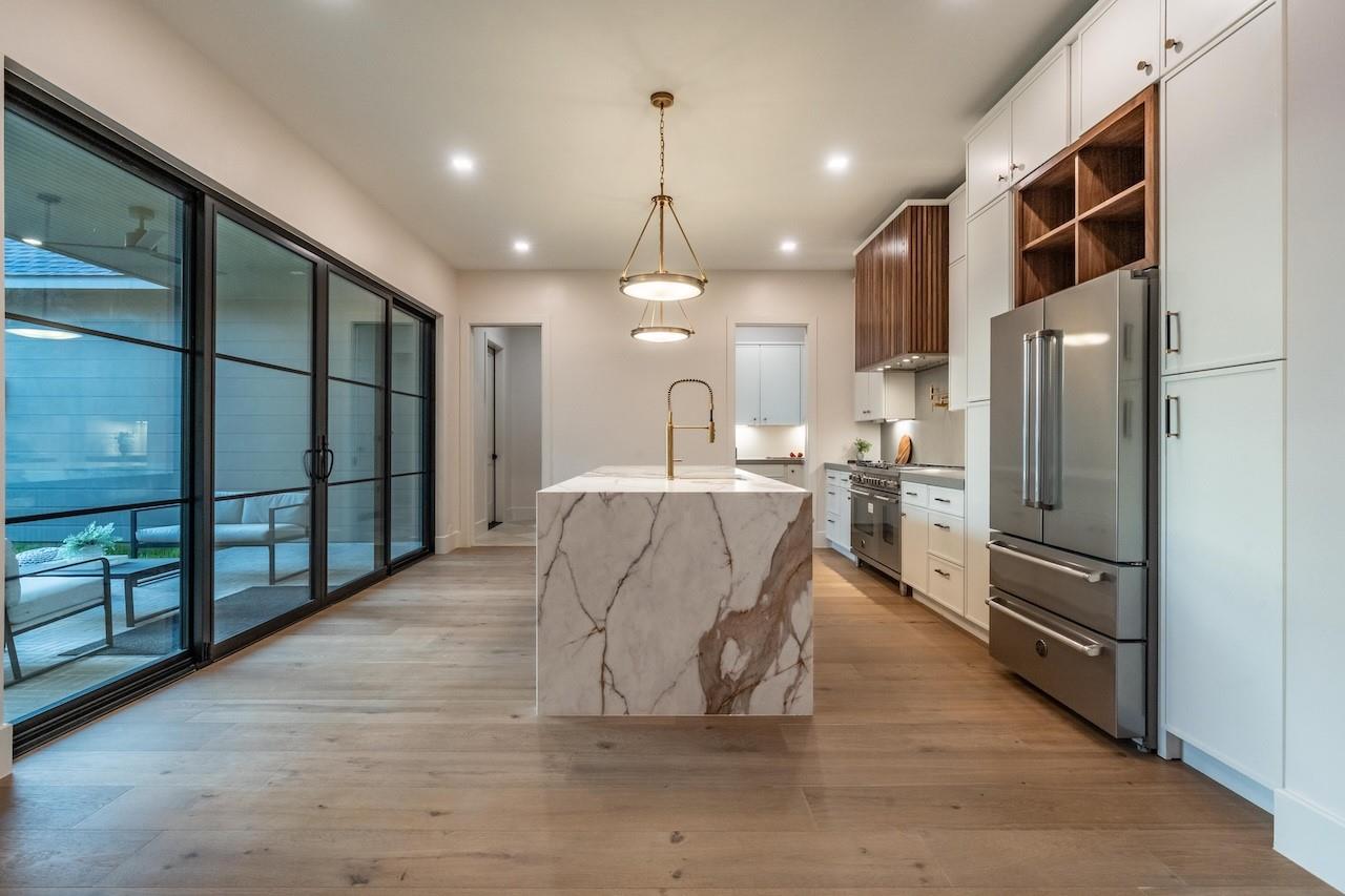 309 Avenue Of Oaks St, Houston, TX 77009