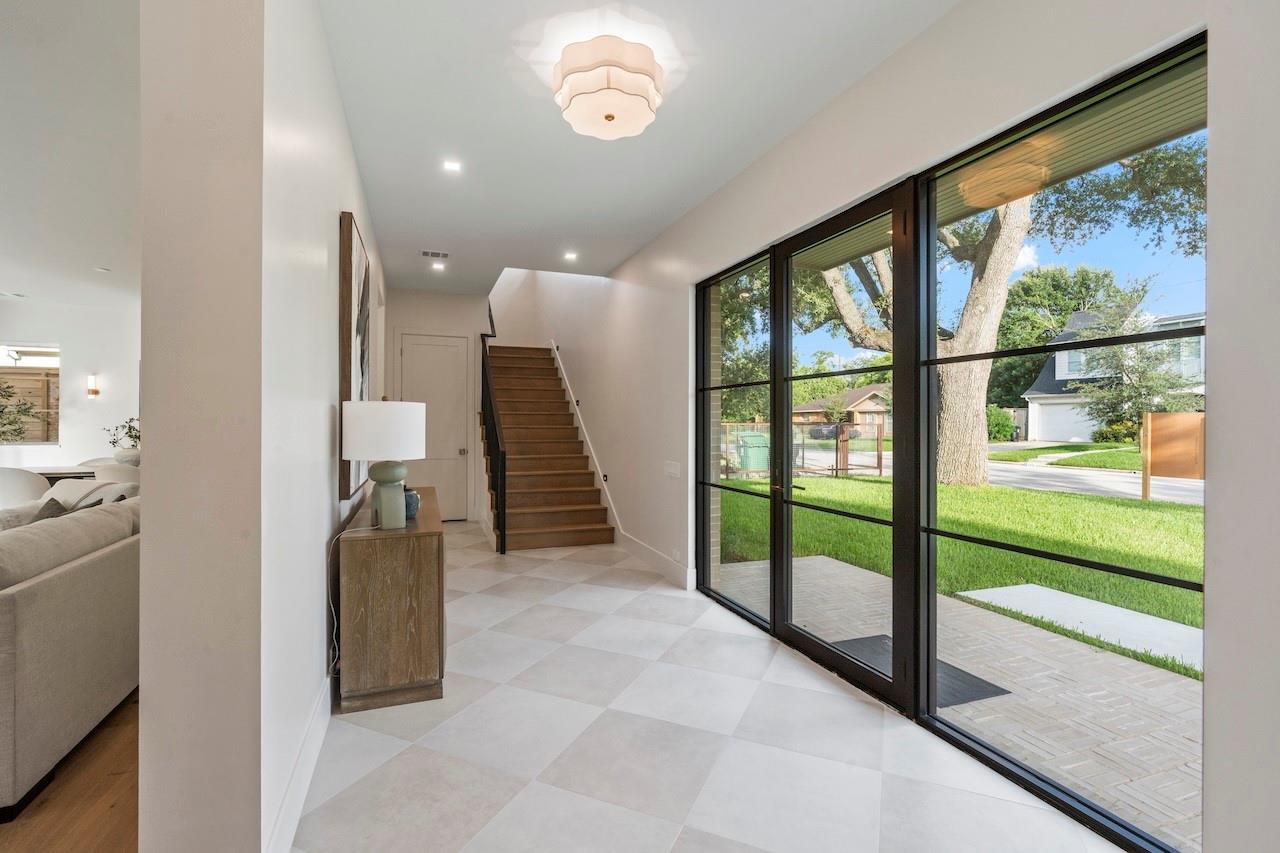 309 Avenue Of Oaks St, Houston, TX 77009 photo